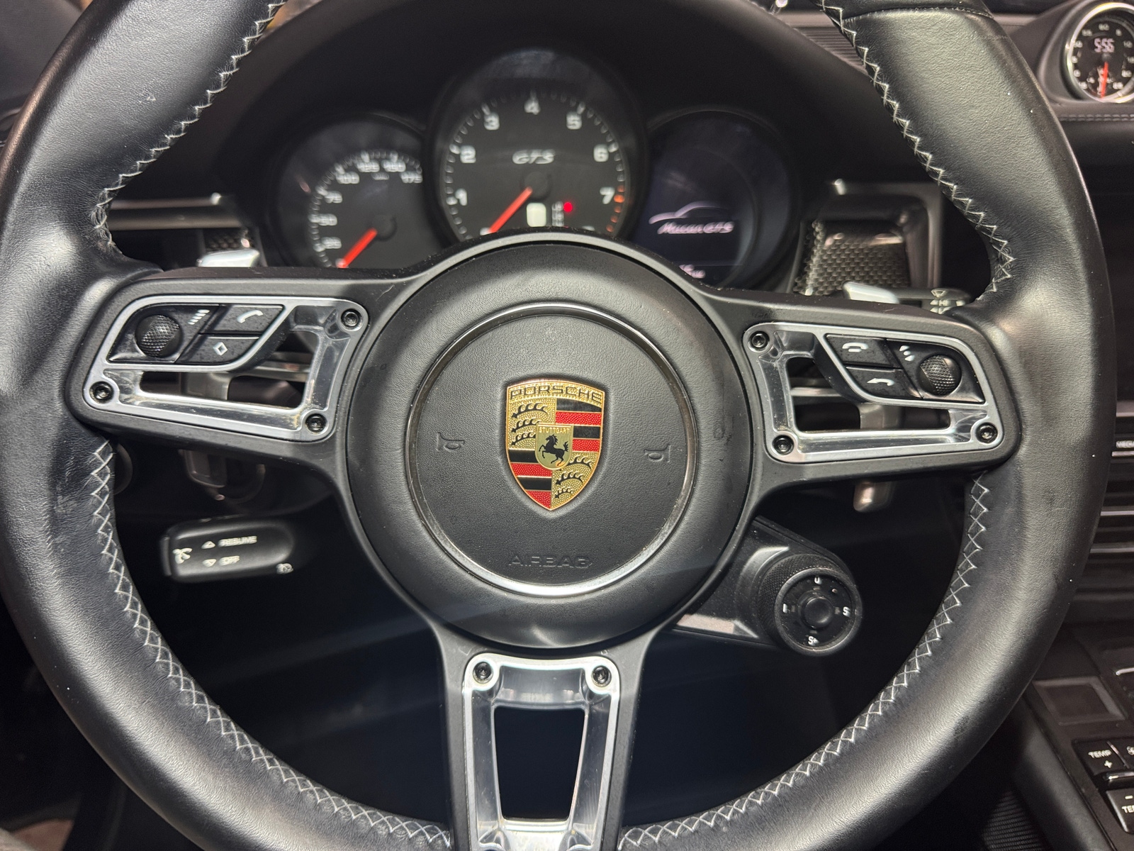 Thumbnail: 2021 Porsche Macan - 4