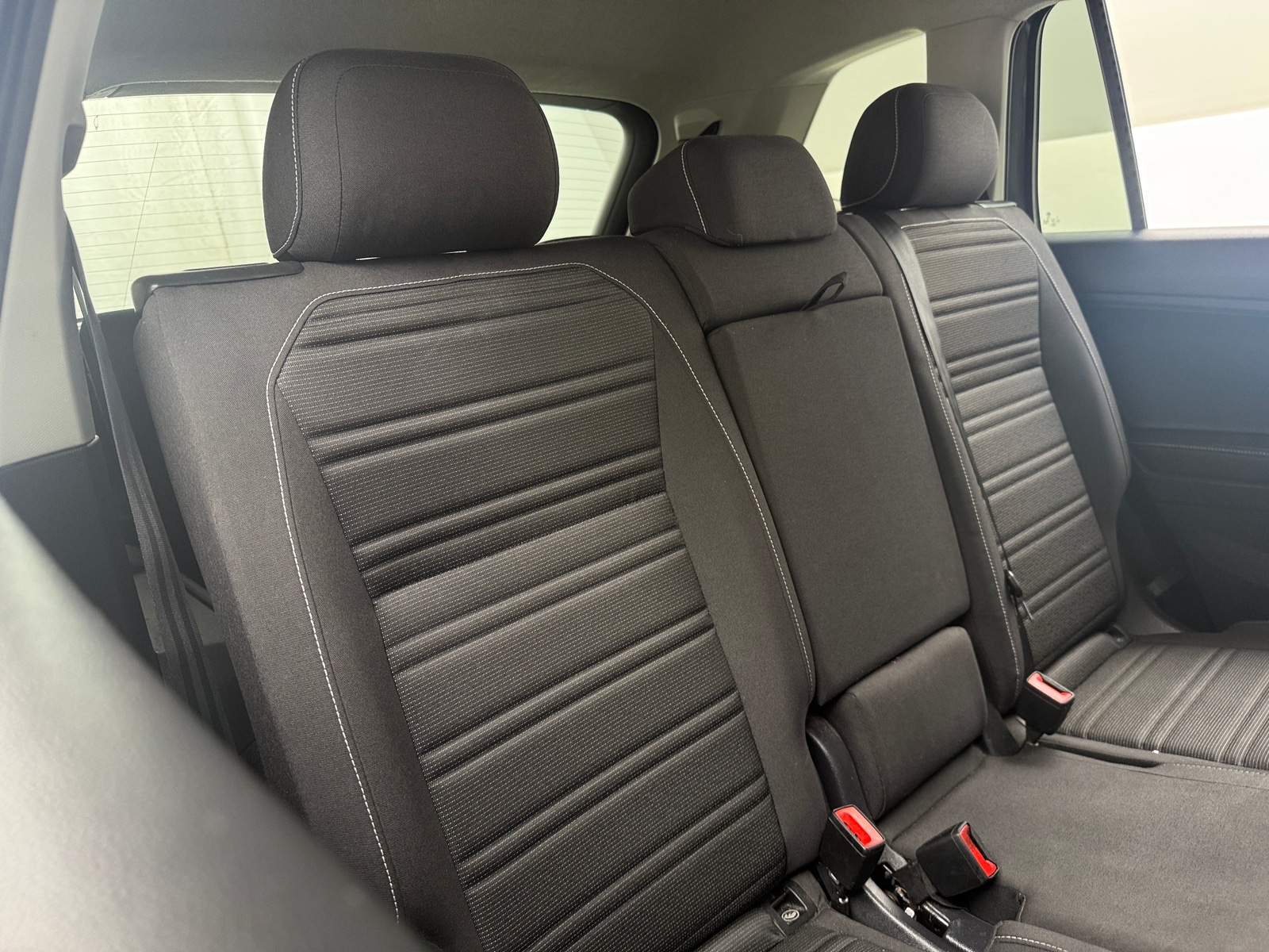 Thumbnail: 2023 Volkswagen Tiguan - 6