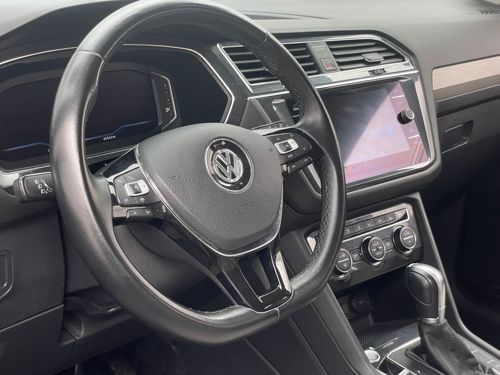 Thumbnail: 2019 Volkswagen Tiguan - 4