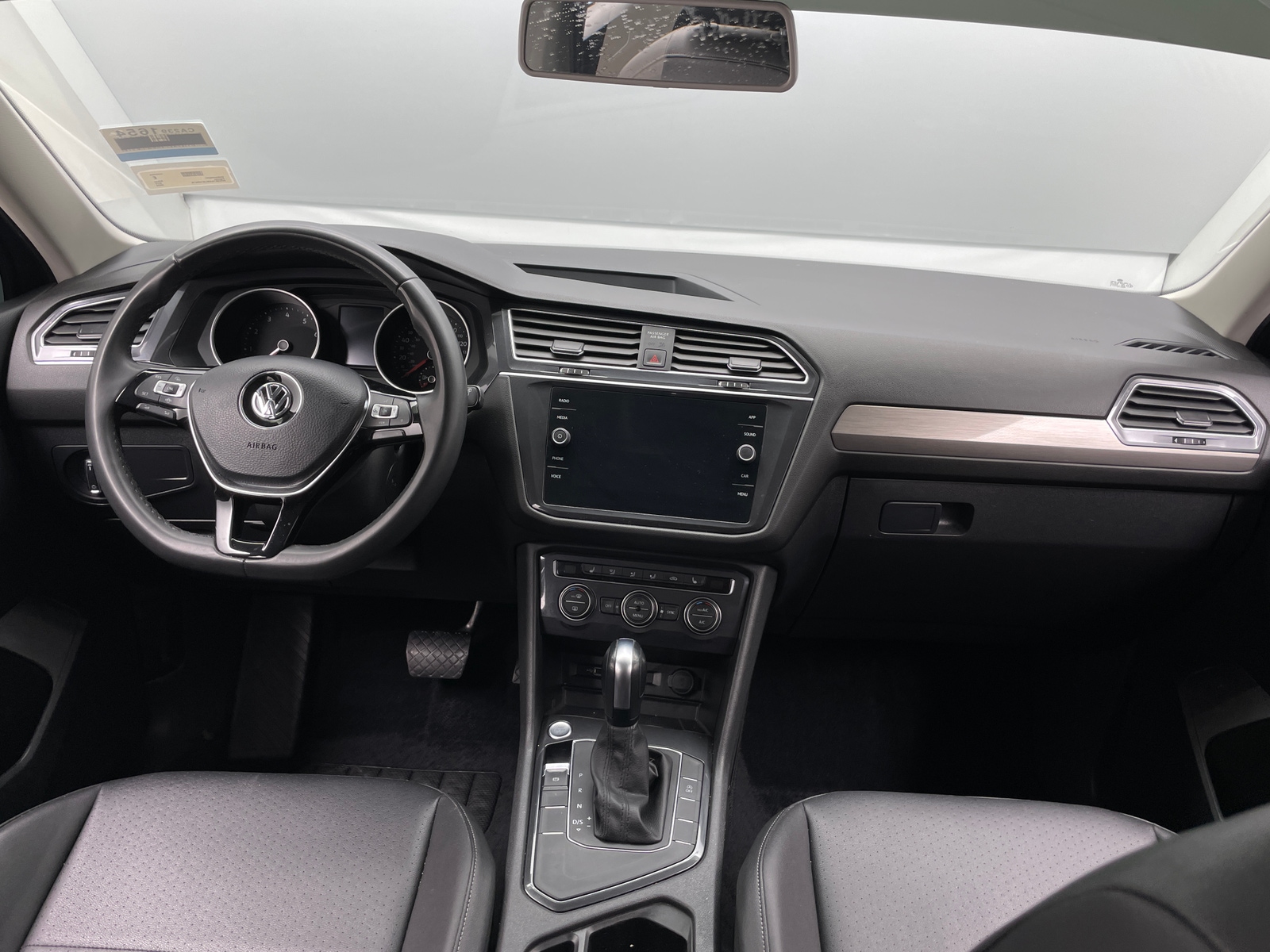 Thumbnail: 2020 Volkswagen Tiguan - 2