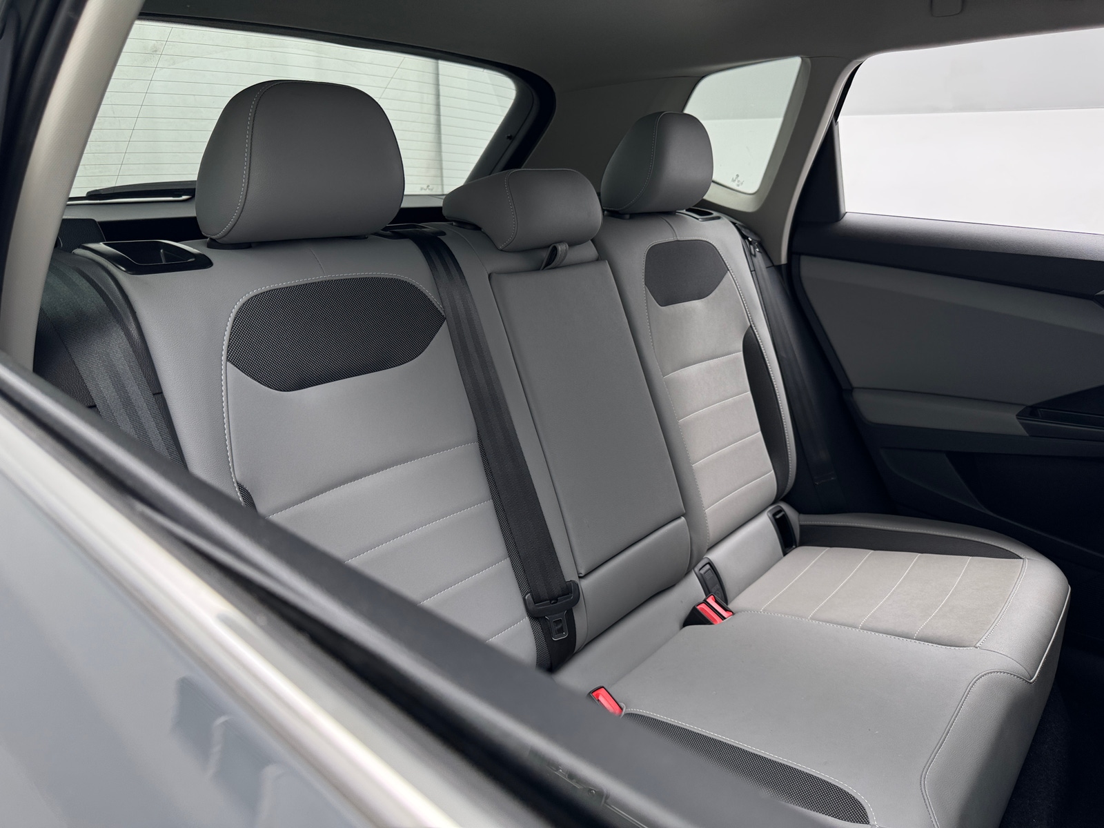 Thumbnail: 2022 Volkswagen Taos - 5