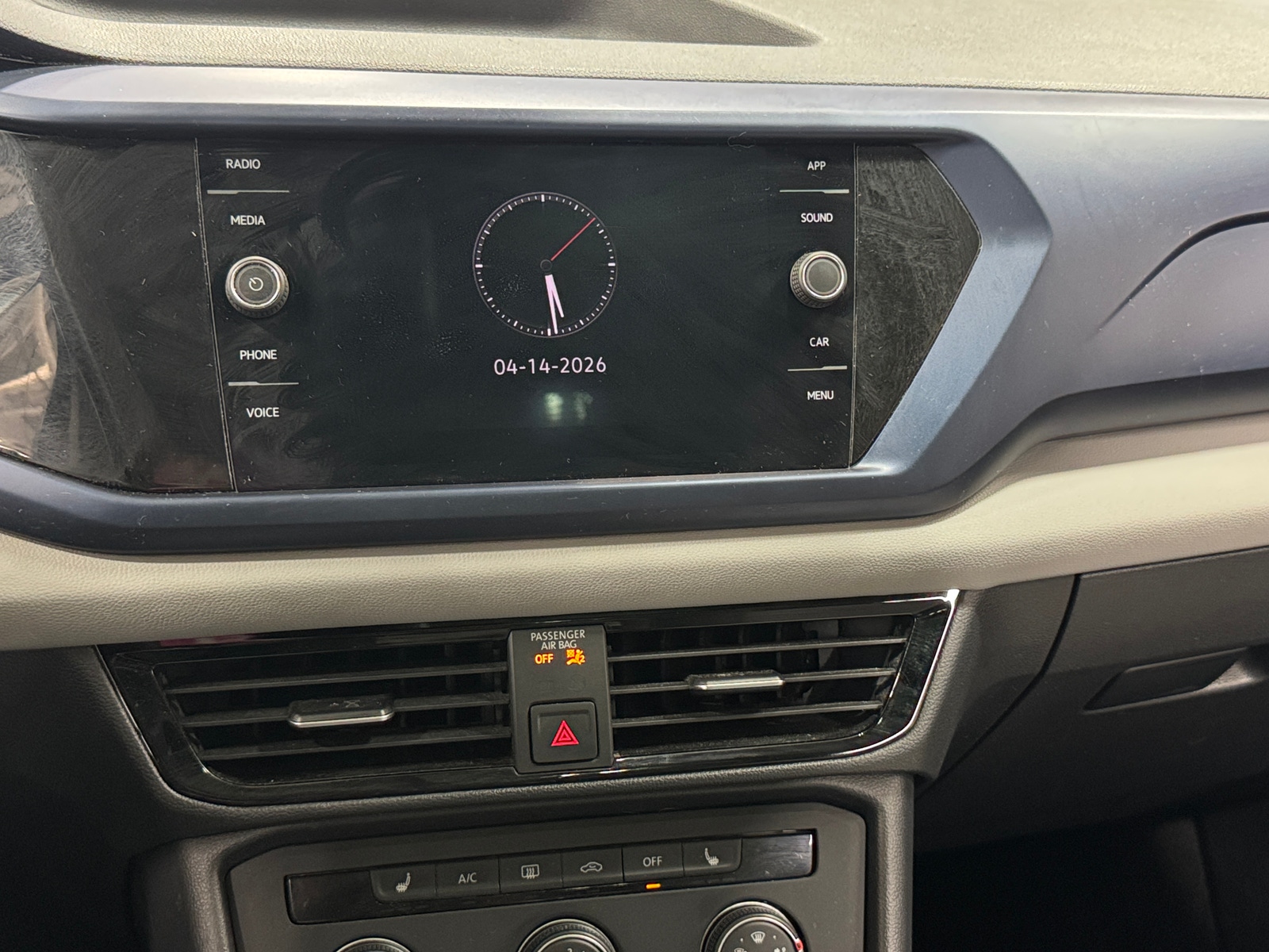 Thumbnail: 2022 Volkswagen Taos - 3