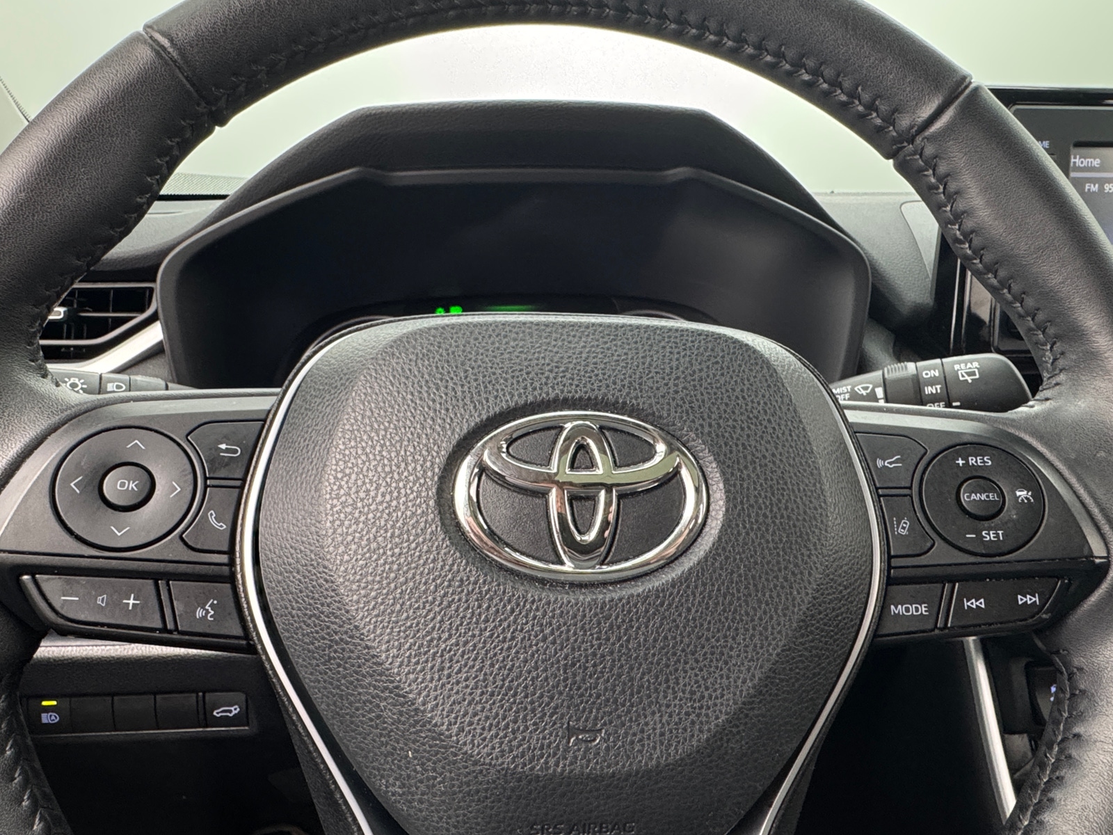 Thumbnail: 2022 Toyota RAV4 - 4