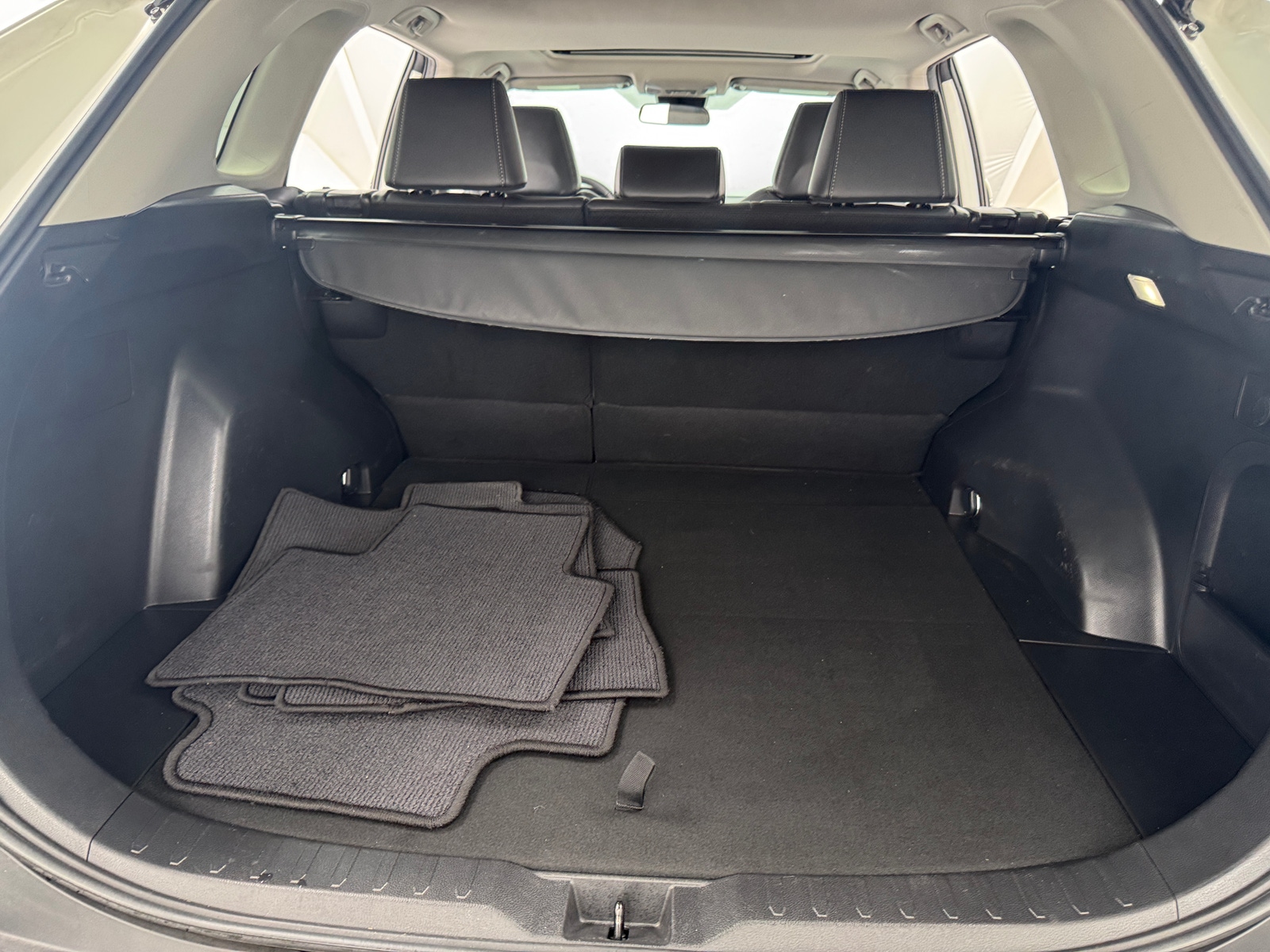 Thumbnail: 2022 Toyota RAV4 - 6