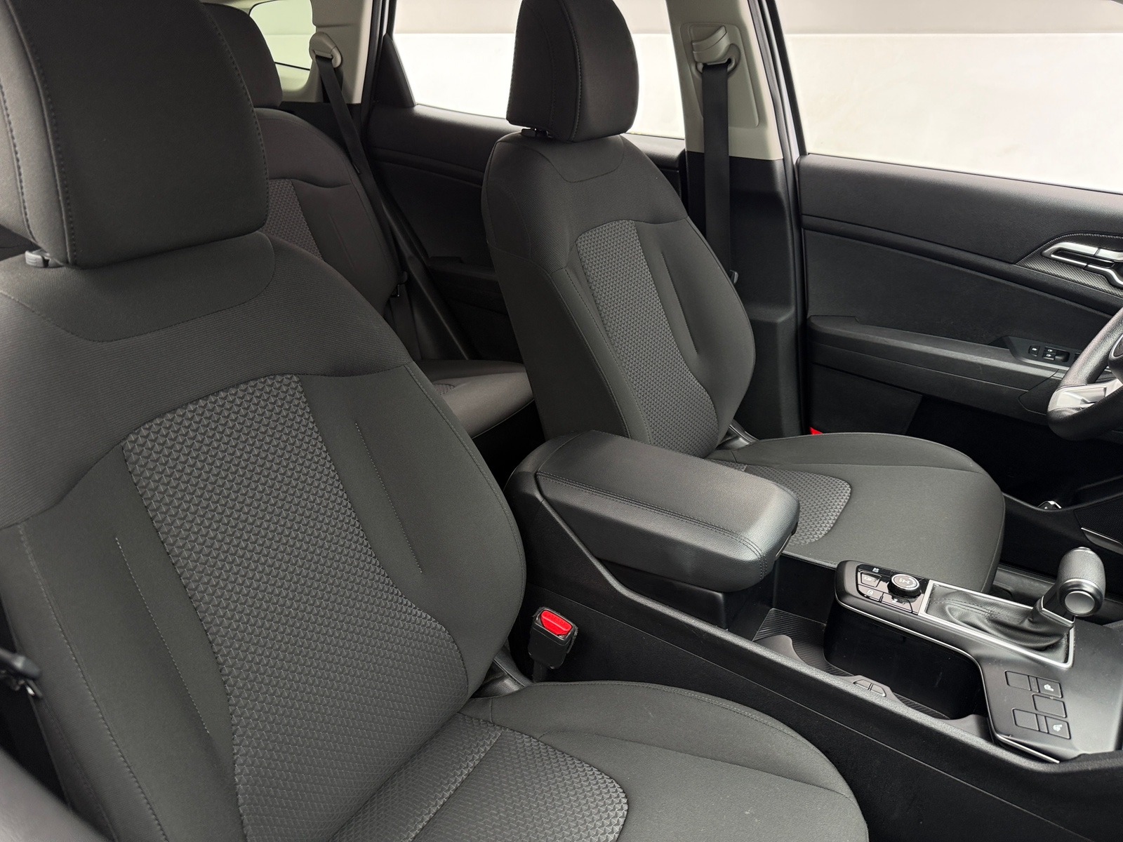 Thumbnail: 2025 Kia Sportage - 2