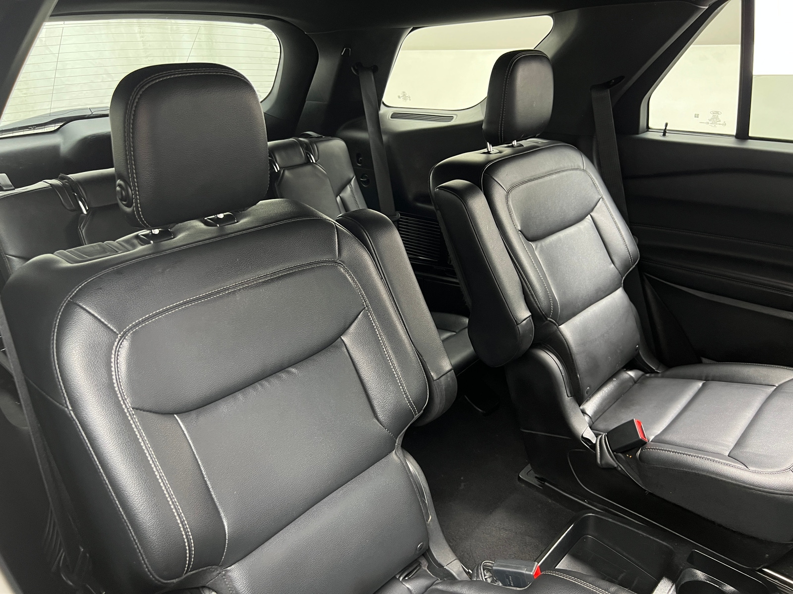 Thumbnail: 2020 Ford Explorer - 6