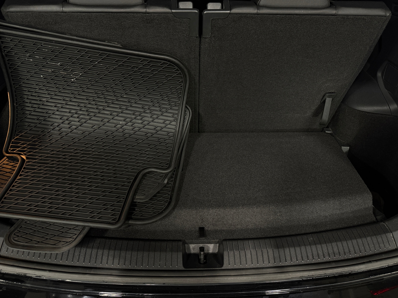 Thumbnail: 2020 Volkswagen Tiguan - 6