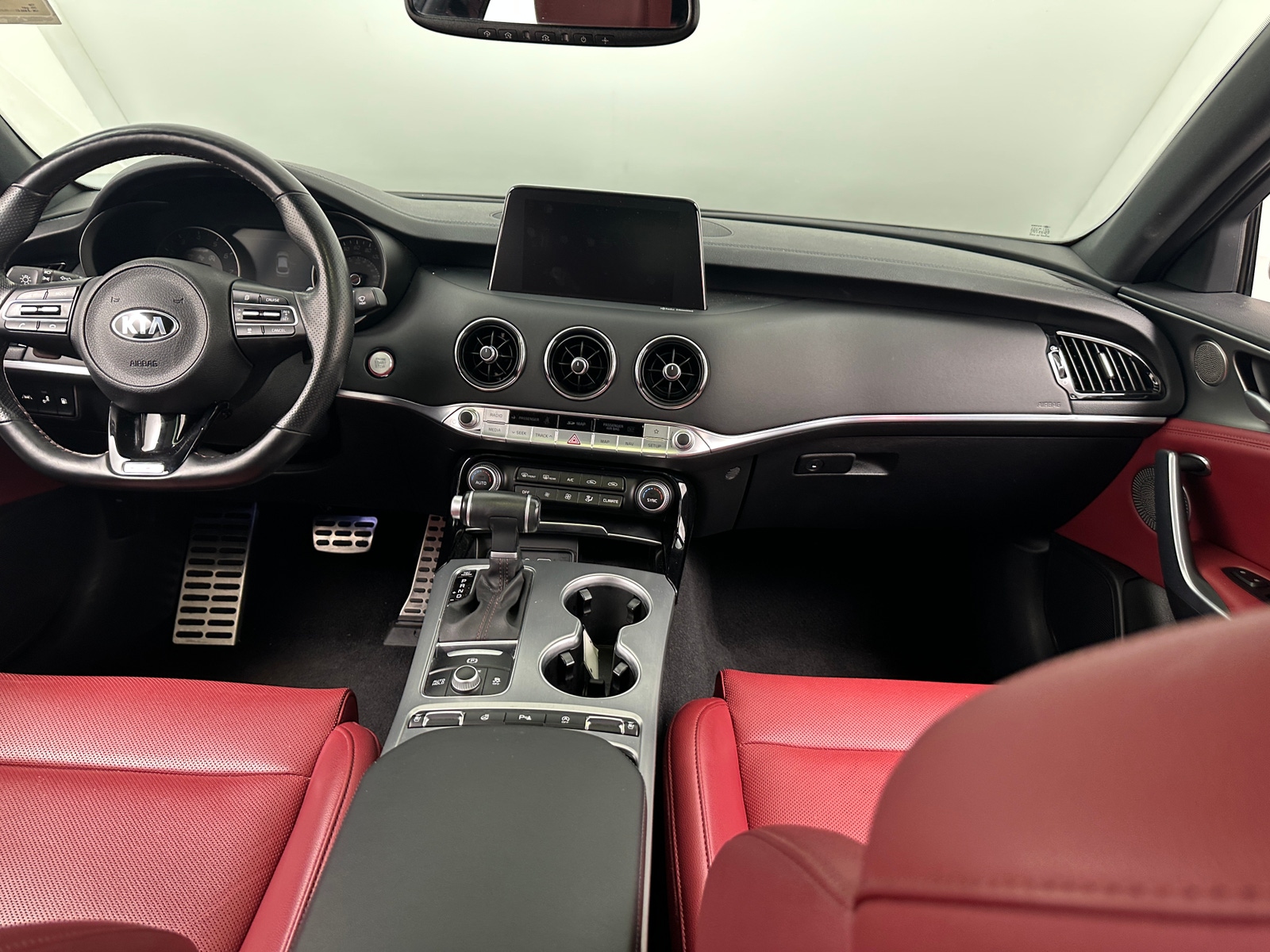 Thumbnail: 2019 Kia Stinger - 2