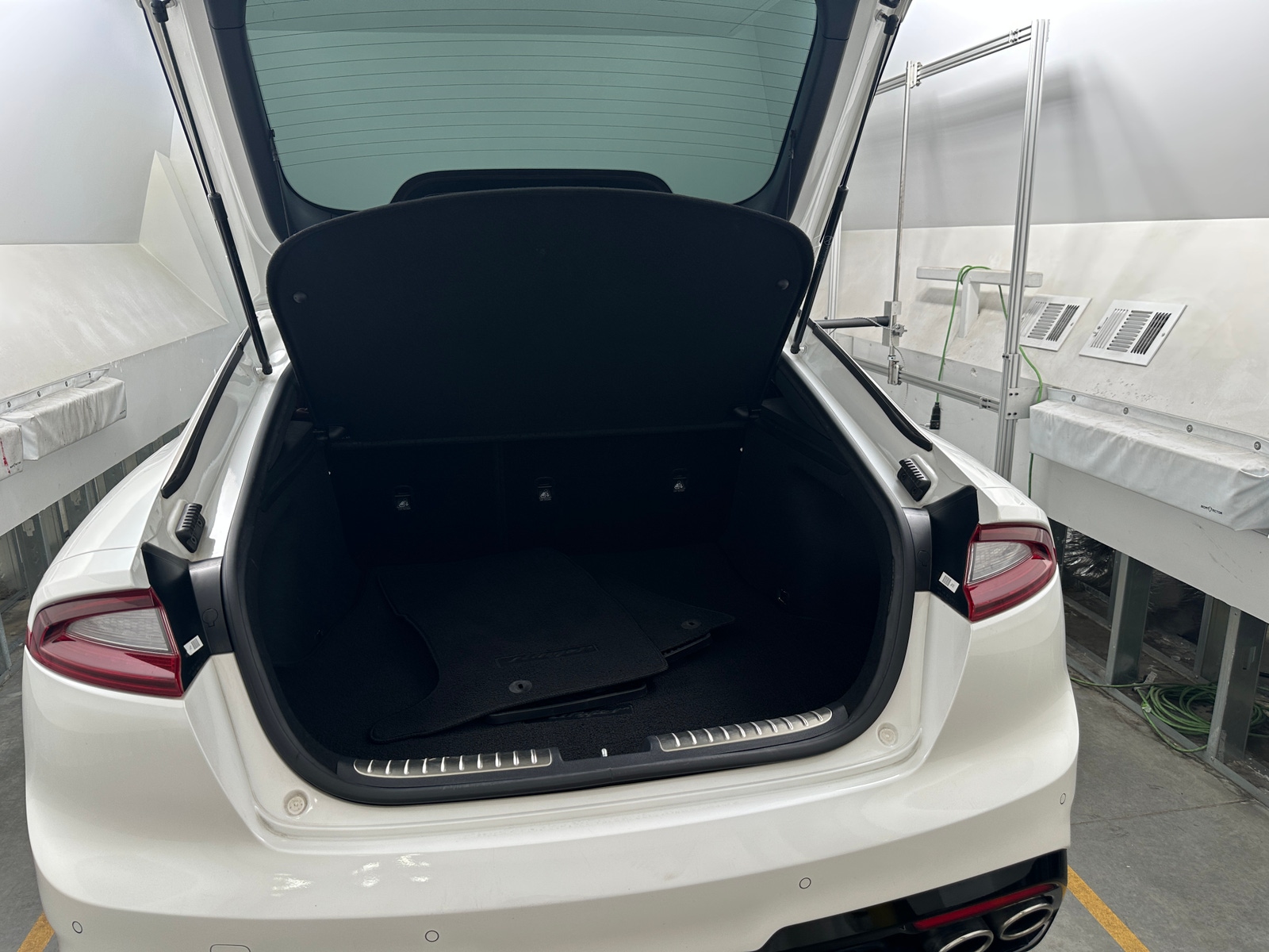 Thumbnail: 2019 Kia Stinger - 6