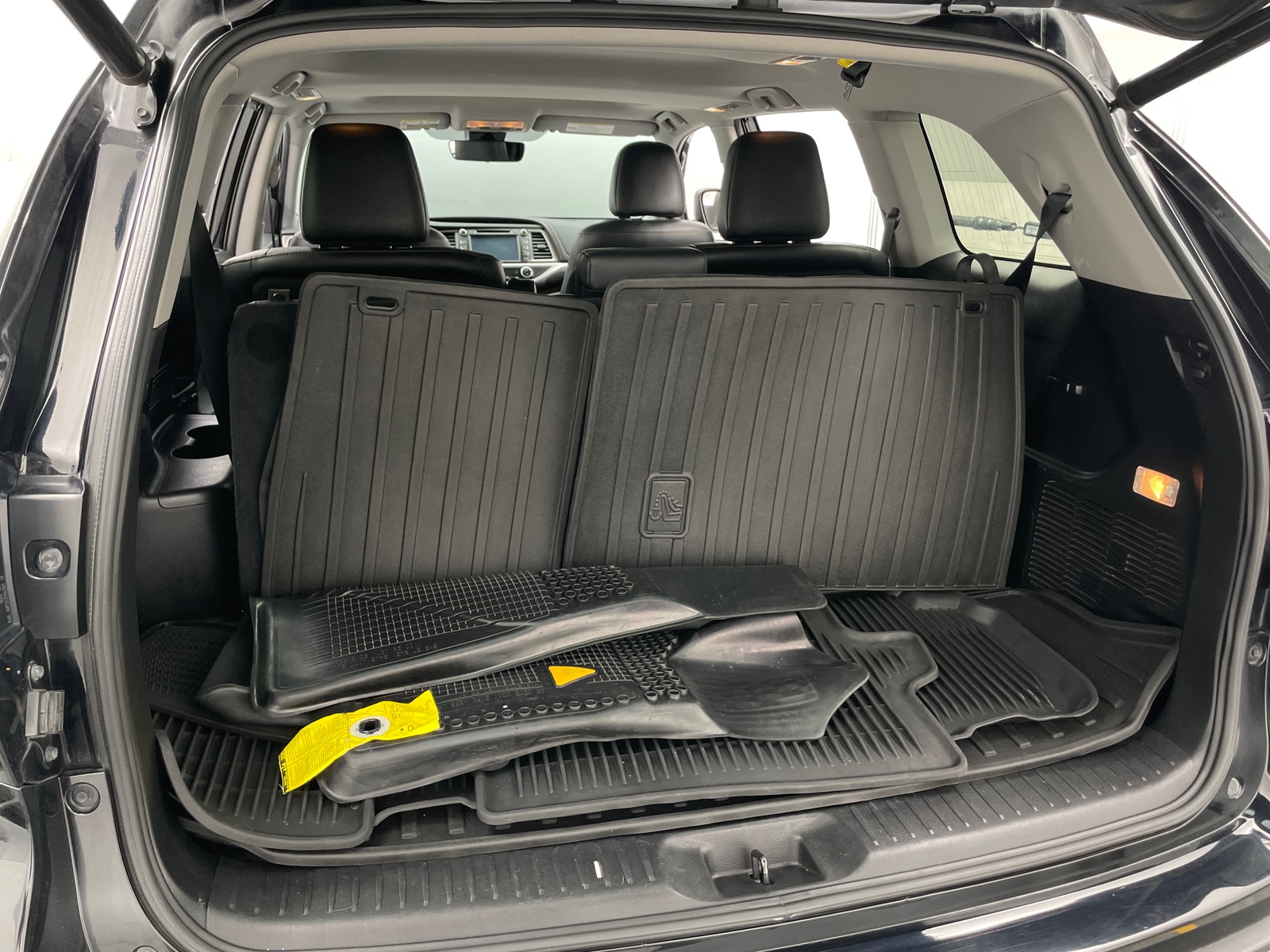 Thumbnail: 2019 Toyota Highlander - 6