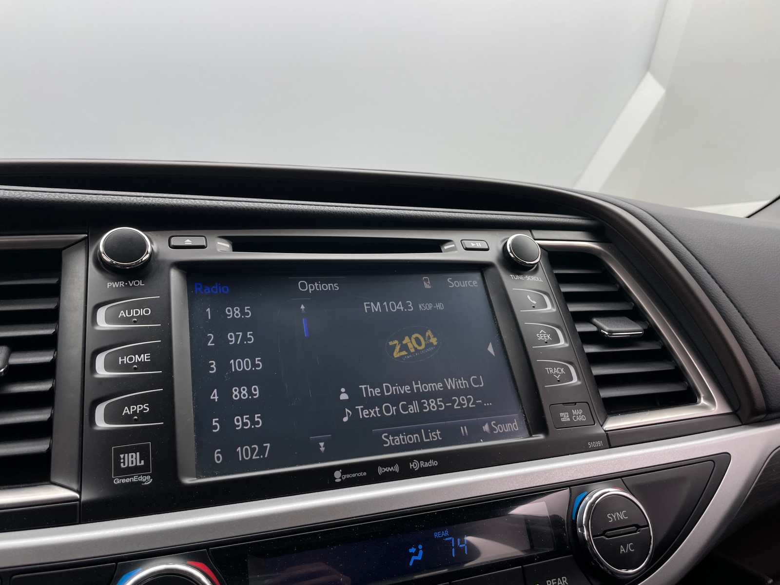 Thumbnail: 2019 Toyota Highlander - 3