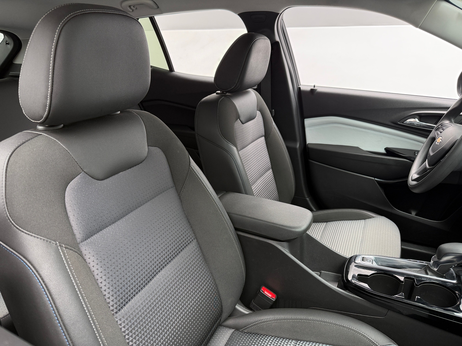 Thumbnail: 2025 Chevrolet Trax - 2