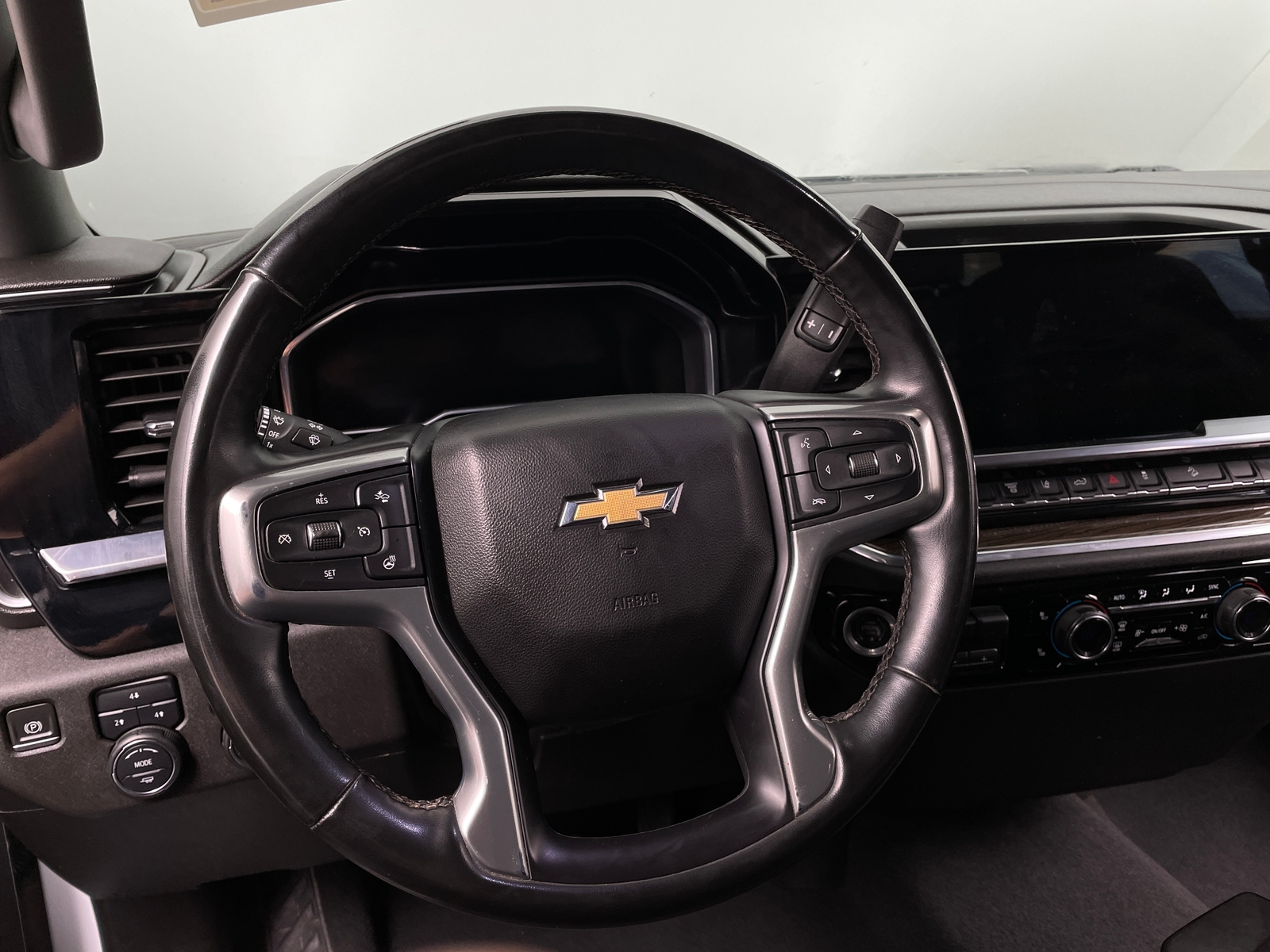 Thumbnail: 2024 Chevrolet Silverado 2500 - 5