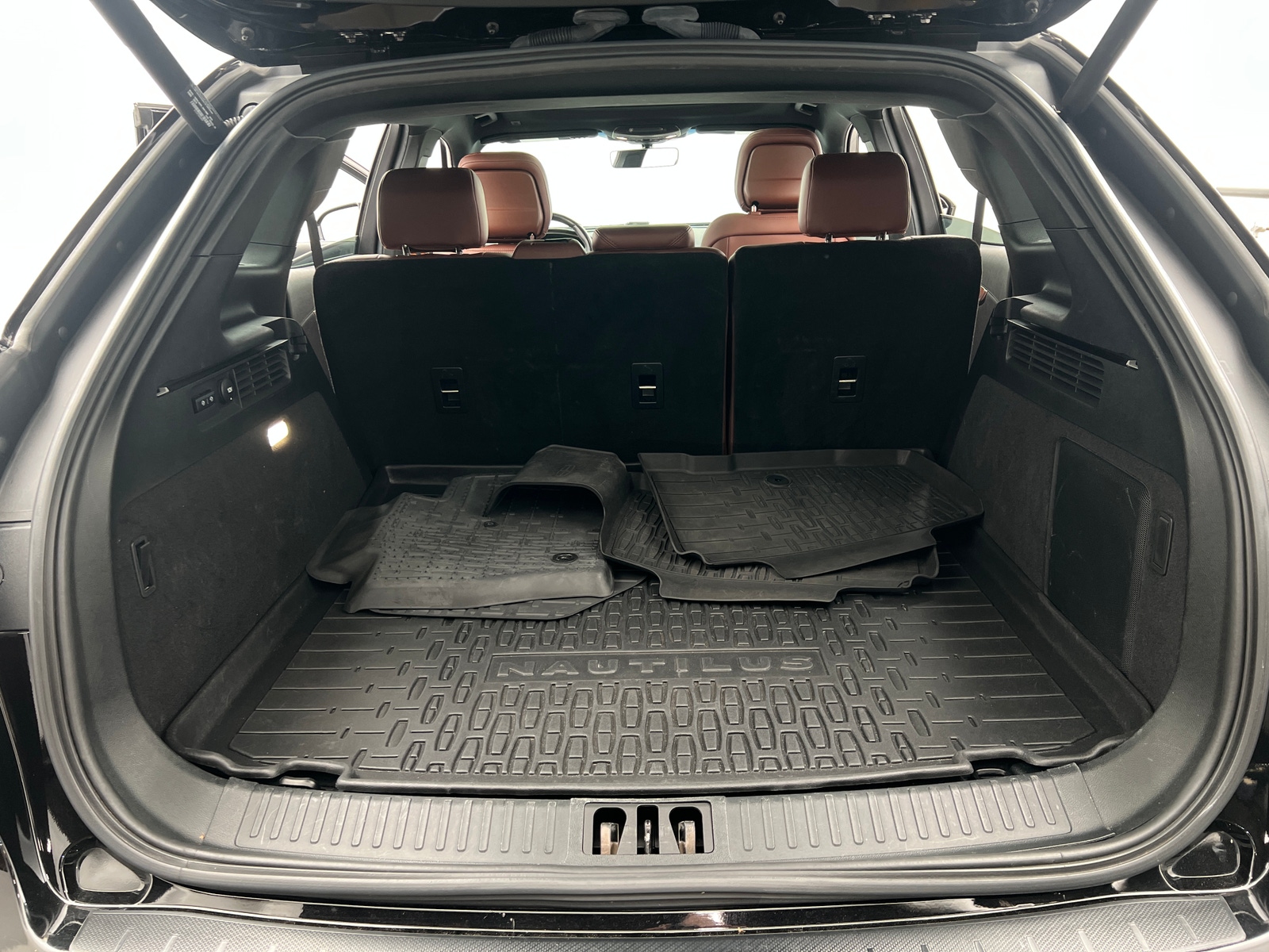 Thumbnail: 2020 Lincoln Nautilus - 6