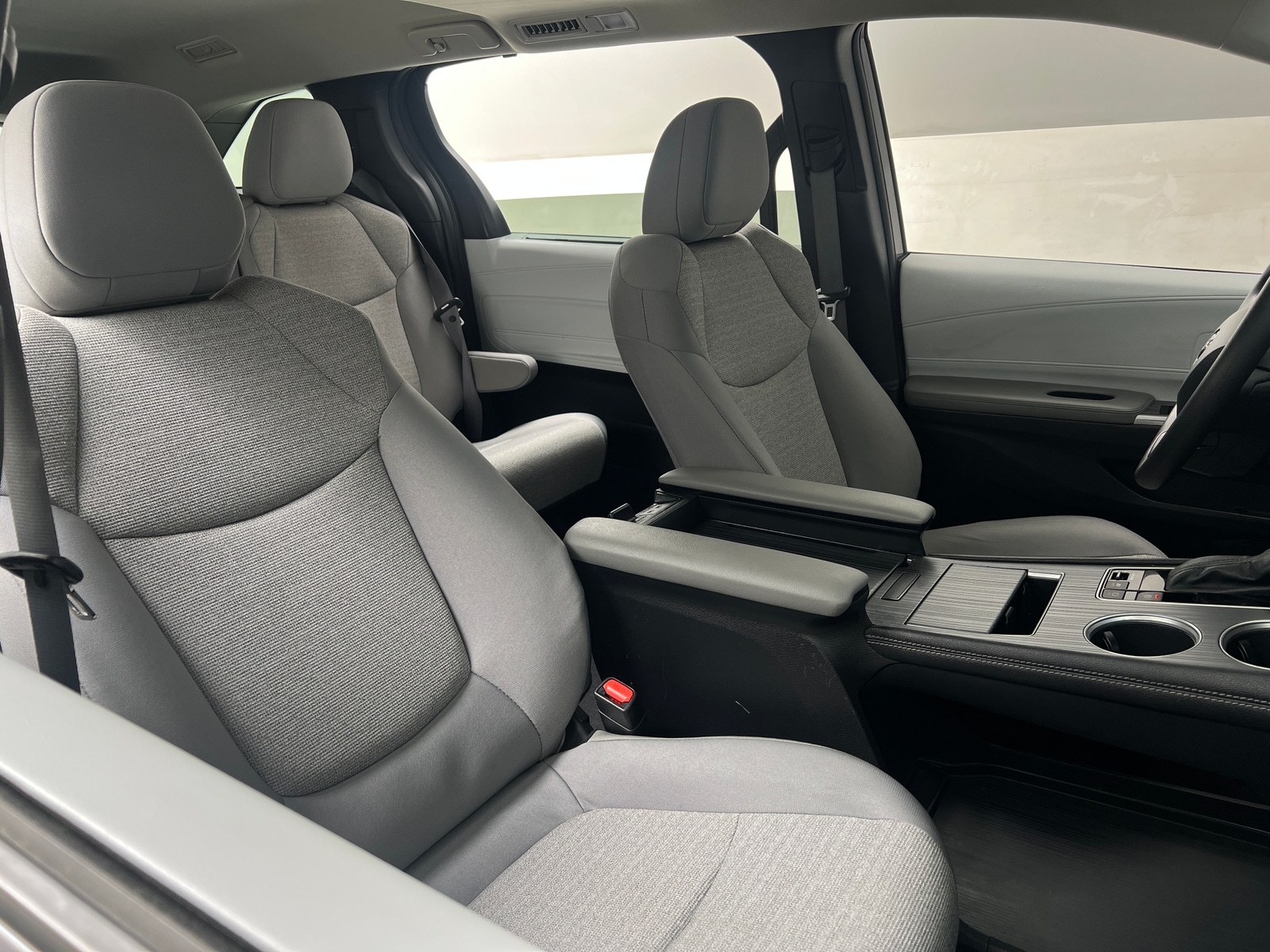 Thumbnail: 2025 Toyota Sienna - 2