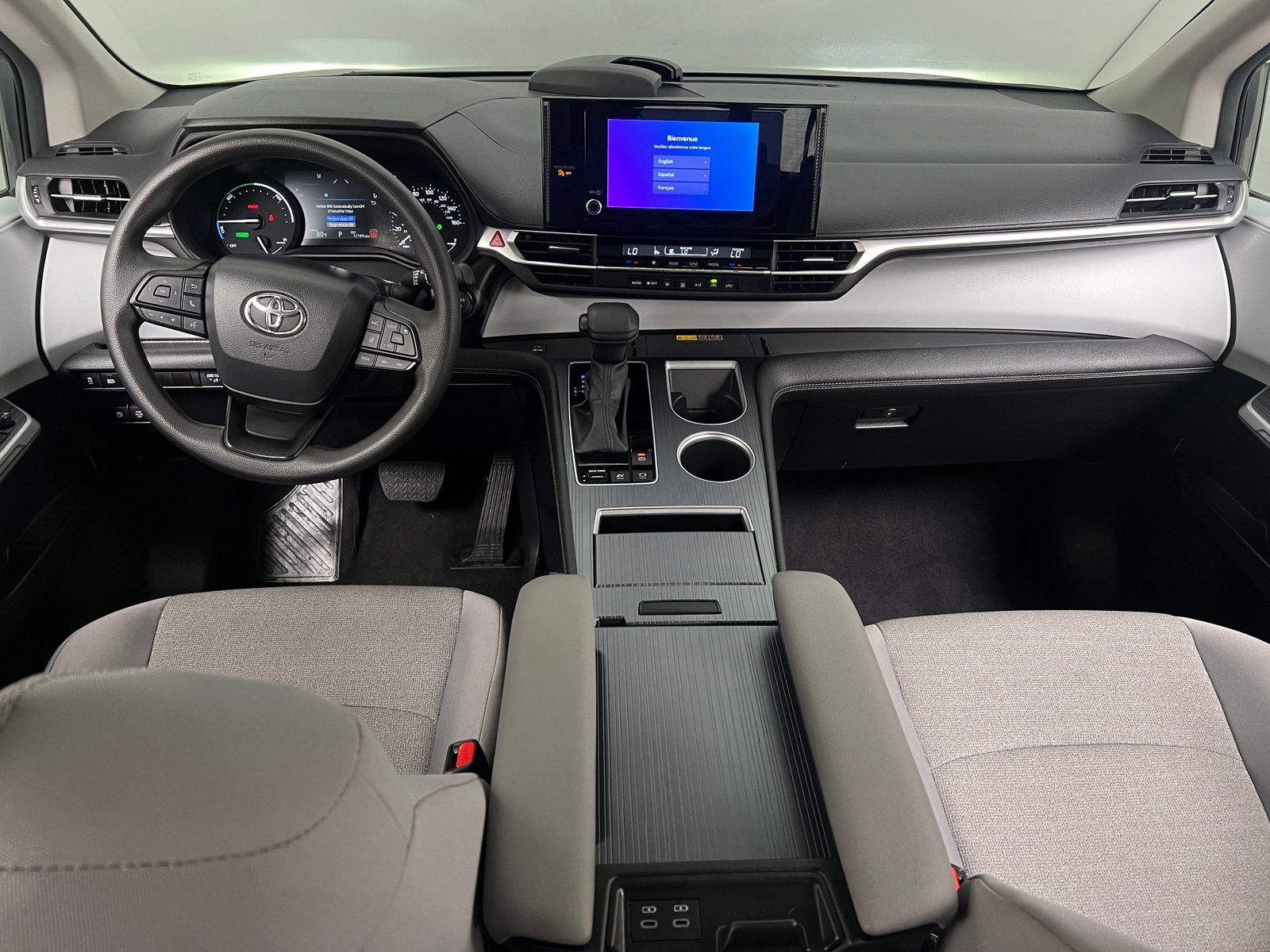 Thumbnail: 2025 Toyota Sienna - 3