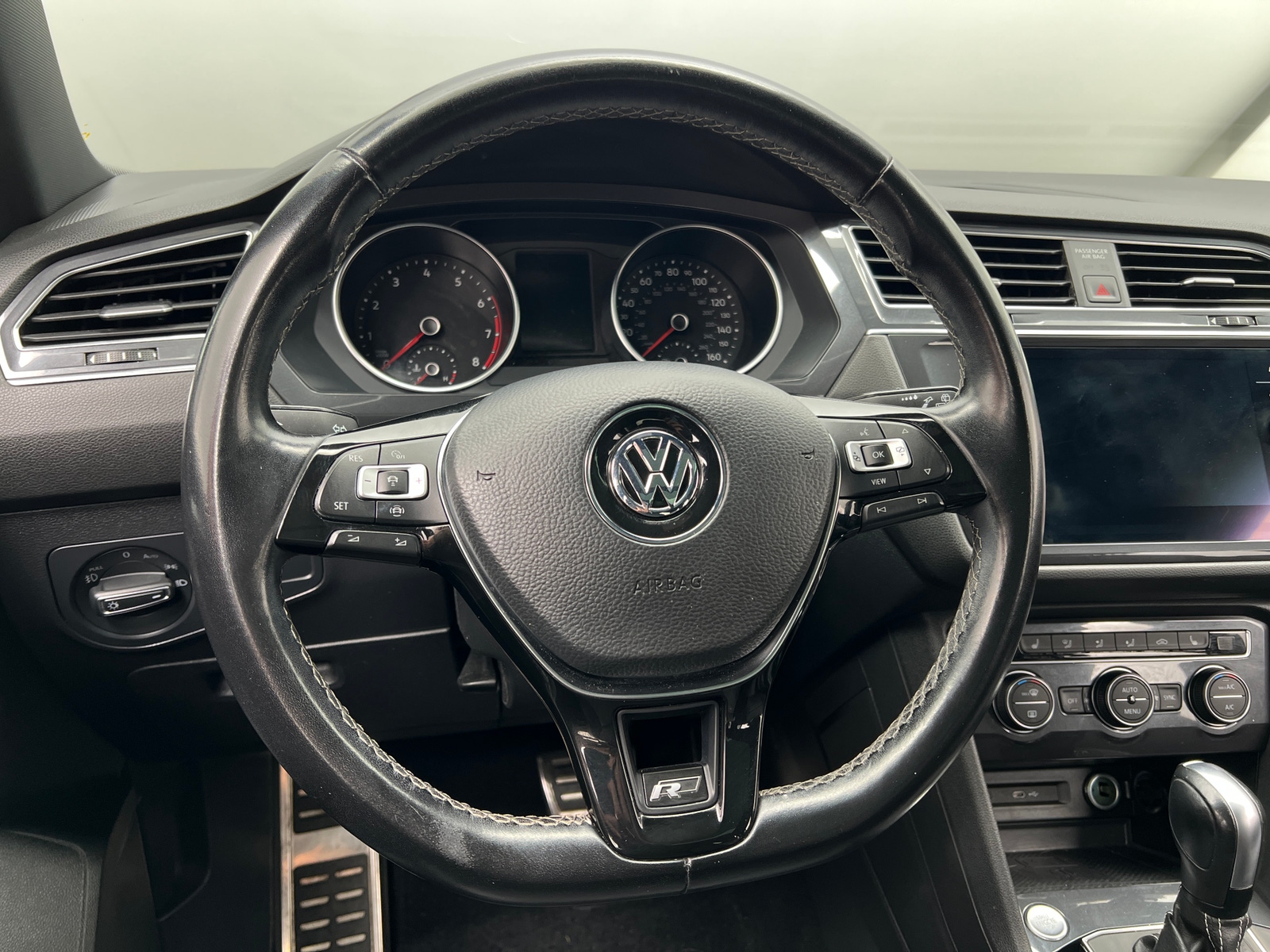 Thumbnail: 2021 Volkswagen Tiguan - 4