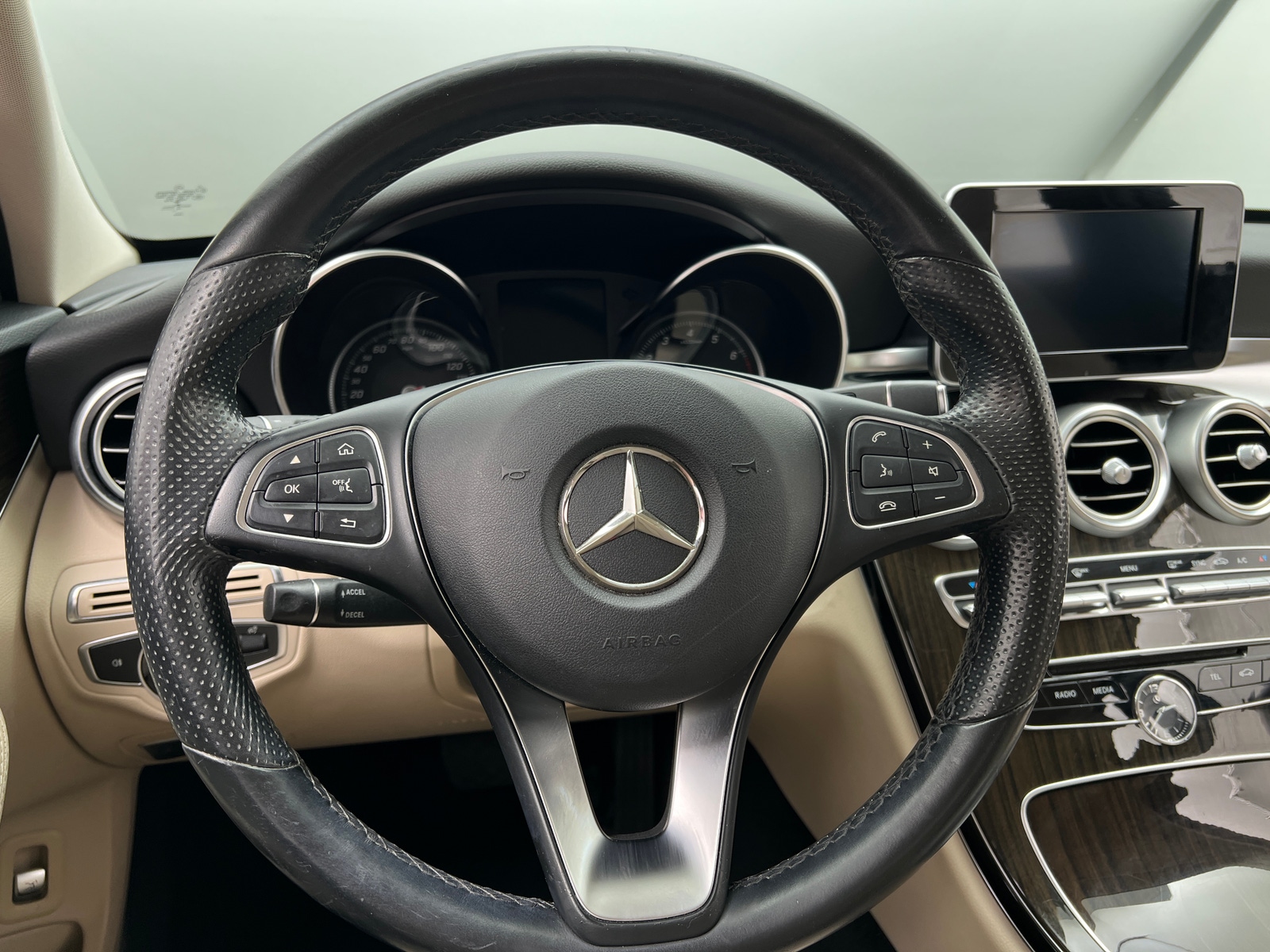 Thumbnail: 2017 Mercedes-Benz C-Class - 4