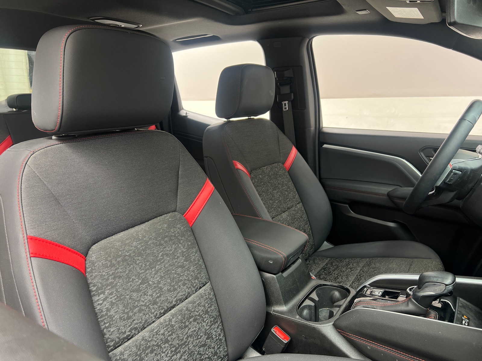 Thumbnail: 2024 Chevrolet Colorado - 2