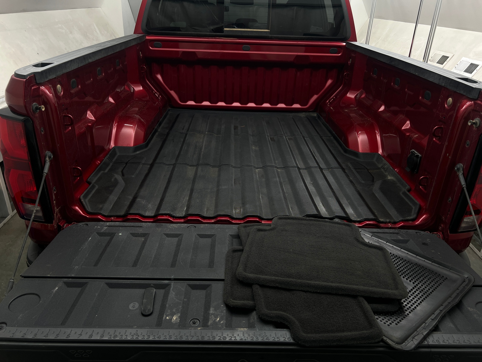 Thumbnail: 2024 Chevrolet Colorado - 7