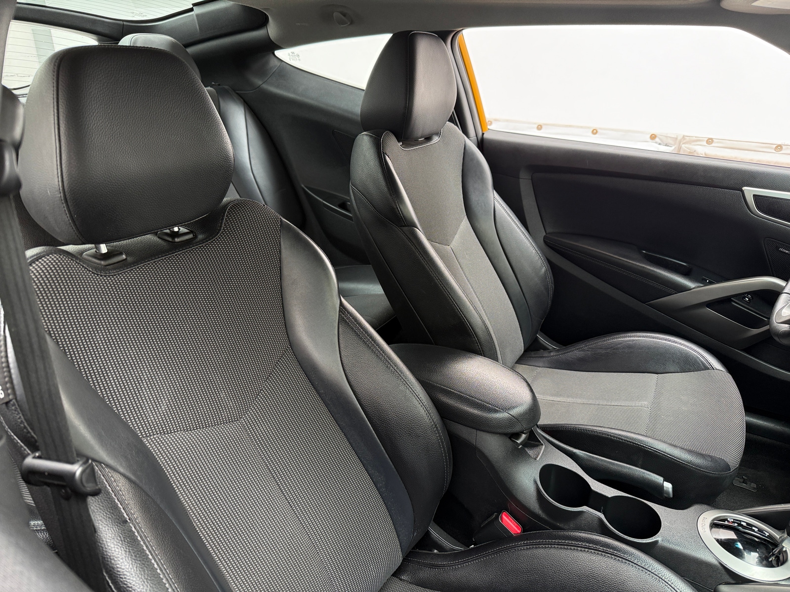 Thumbnail: 2013 Hyundai Veloster - 2