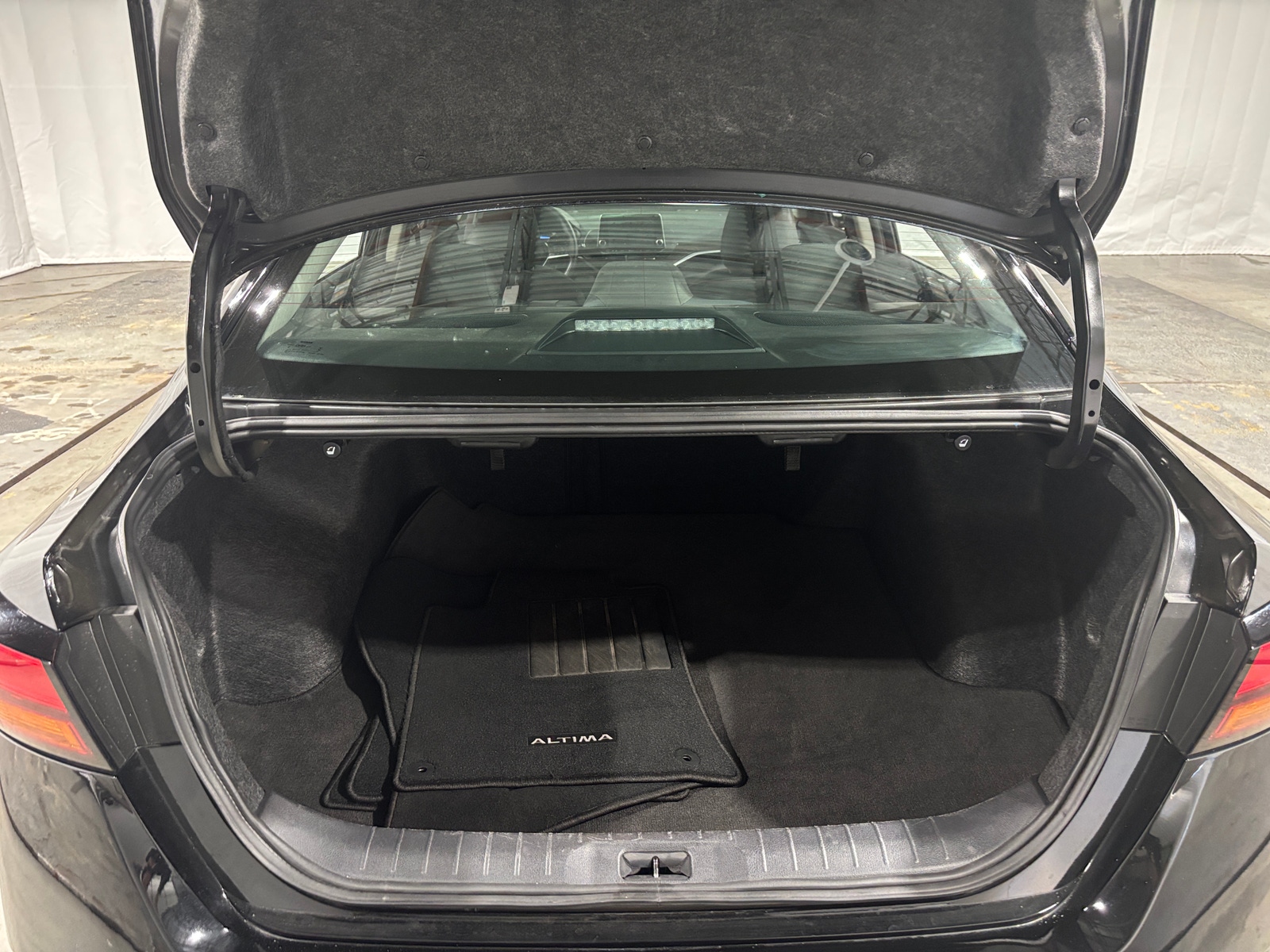 Thumbnail: 2025 Nissan Altima - 7