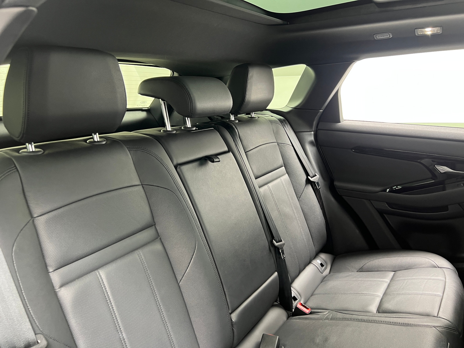 Thumbnail: 2024 Land Rover Range Rover Evoque - 5