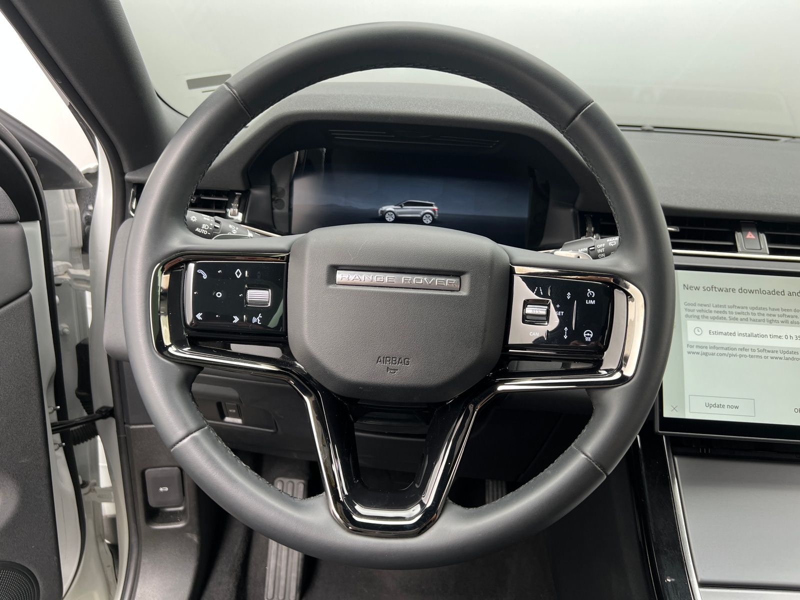 Thumbnail: 2024 Land Rover Range Rover Evoque - 4