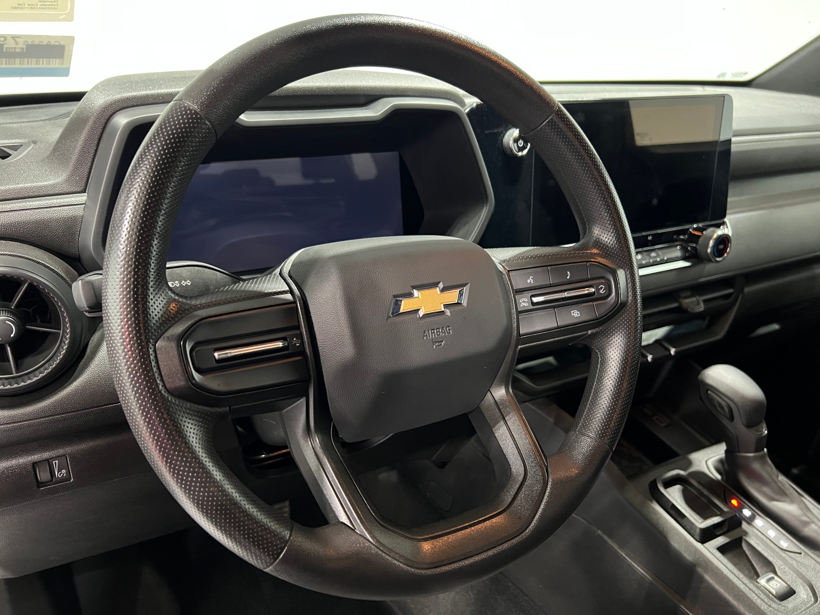 Thumbnail: 2024 Chevrolet Colorado - 5