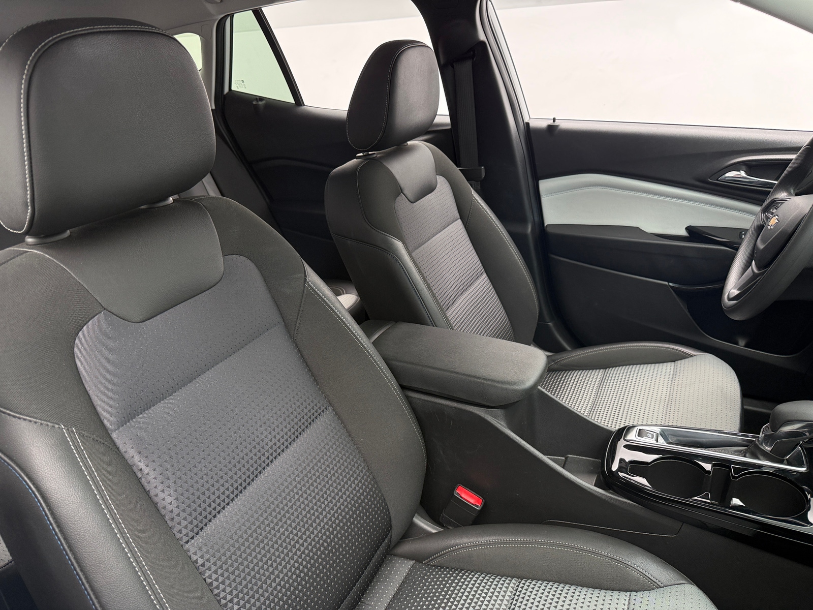 Thumbnail: 2025 Chevrolet Trax - 2