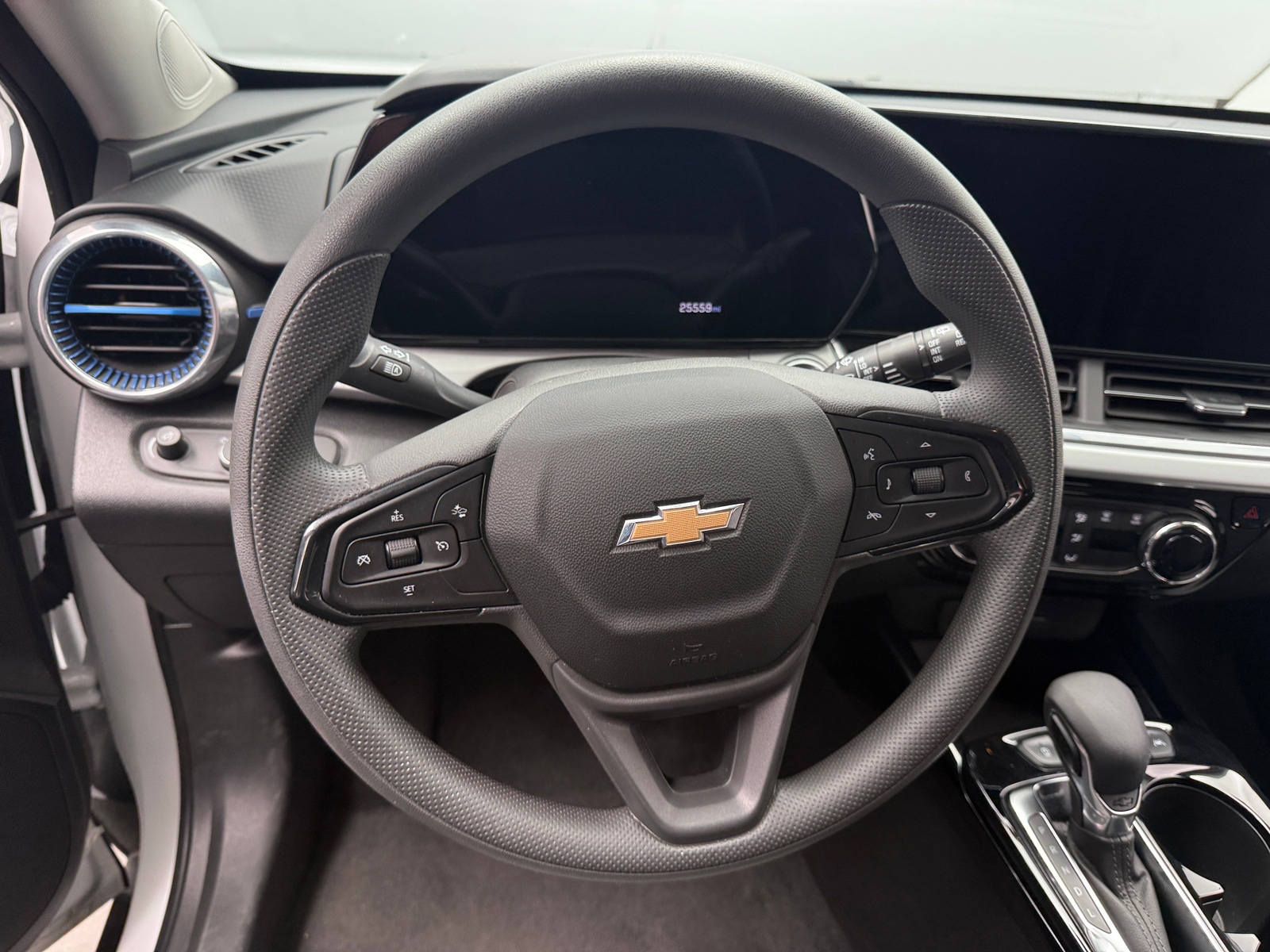 Thumbnail: 2025 Chevrolet Trax - 5