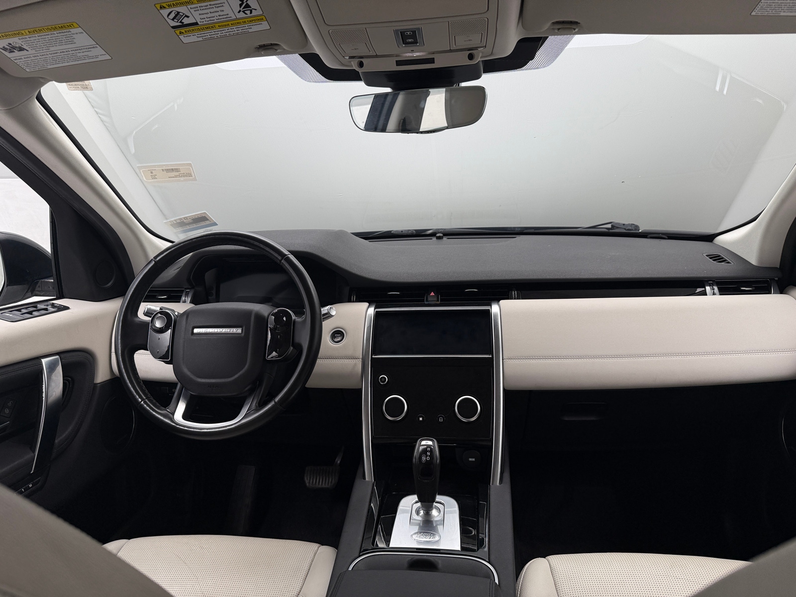 Thumbnail: 2020 Land Rover Discovery Sport - 3