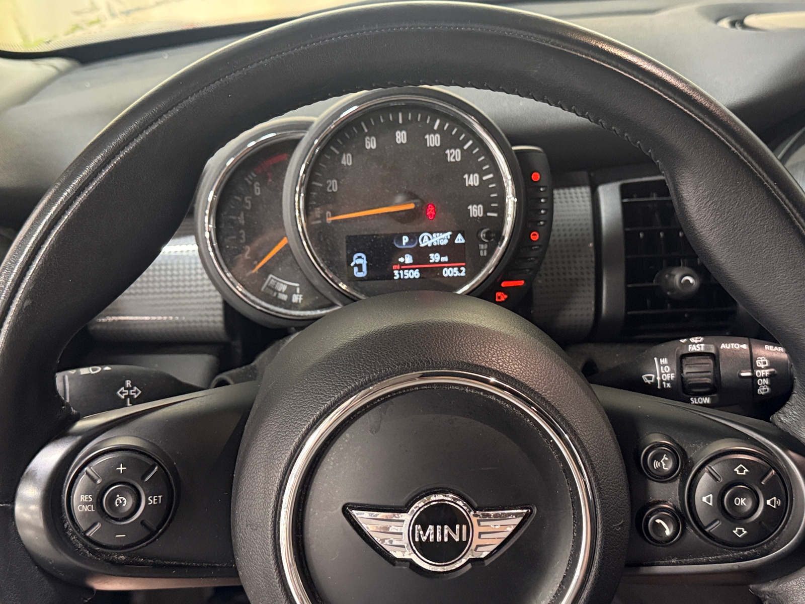 Thumbnail: 2016 MINI Cooper Hardtop - 4