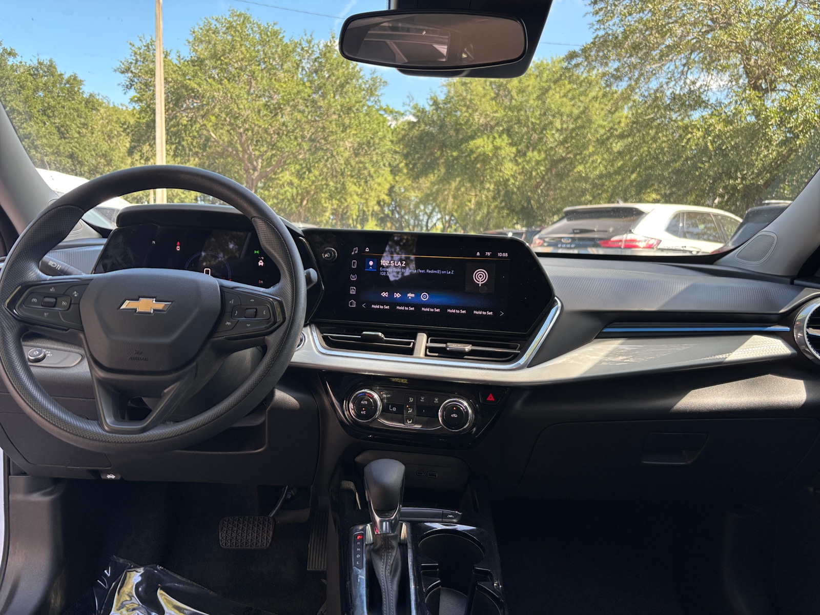 Thumbnail: 2025 Chevrolet Trax - 3