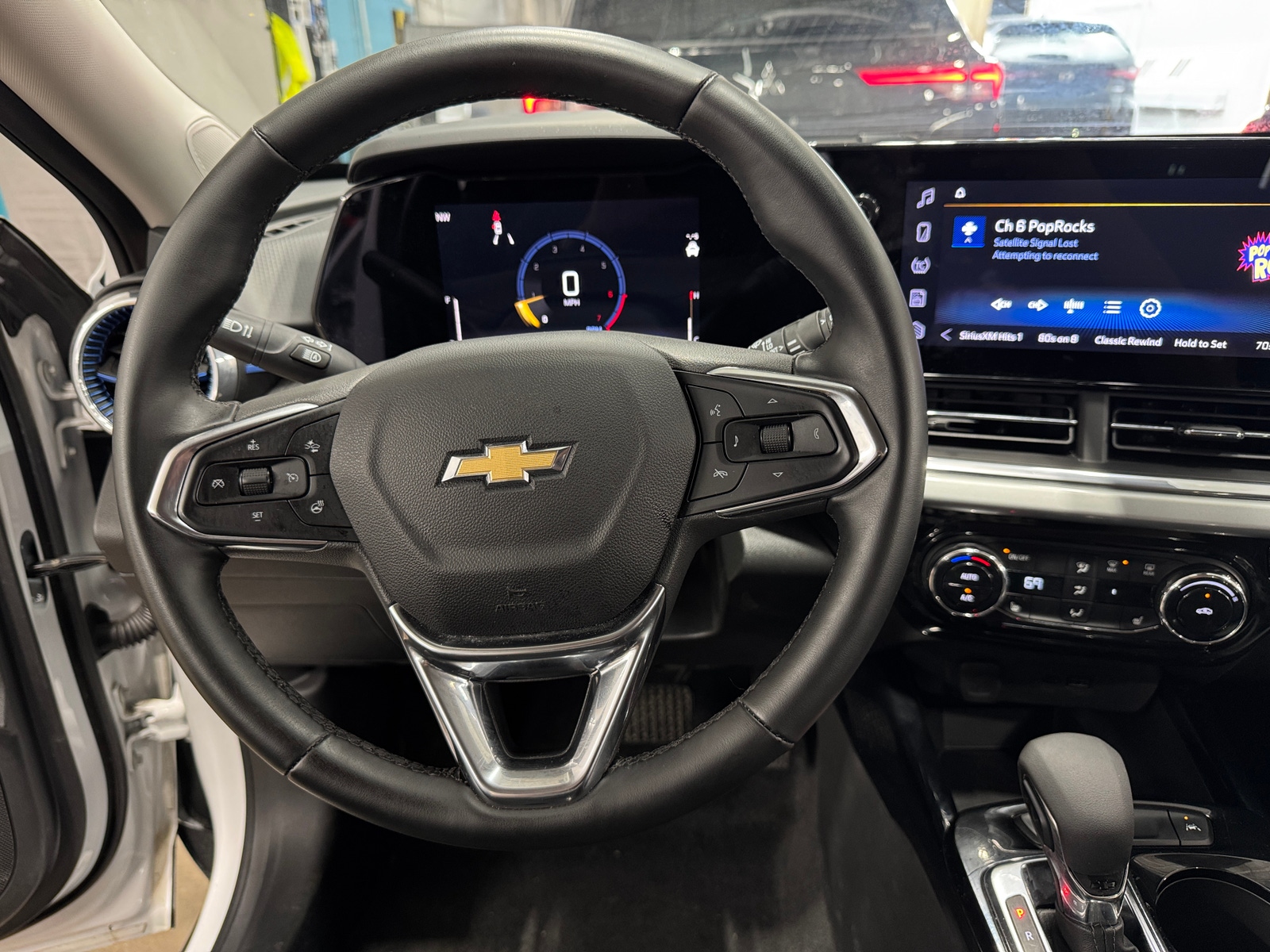 Thumbnail: 2025 Chevrolet Trax - 5