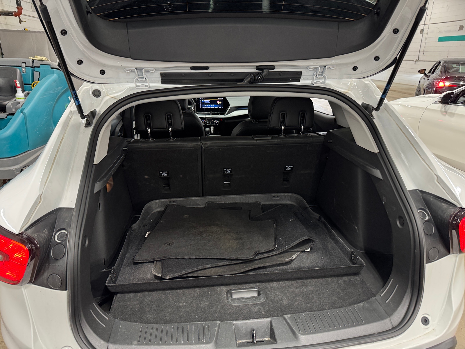 Thumbnail: 2025 Chevrolet Trax - 7