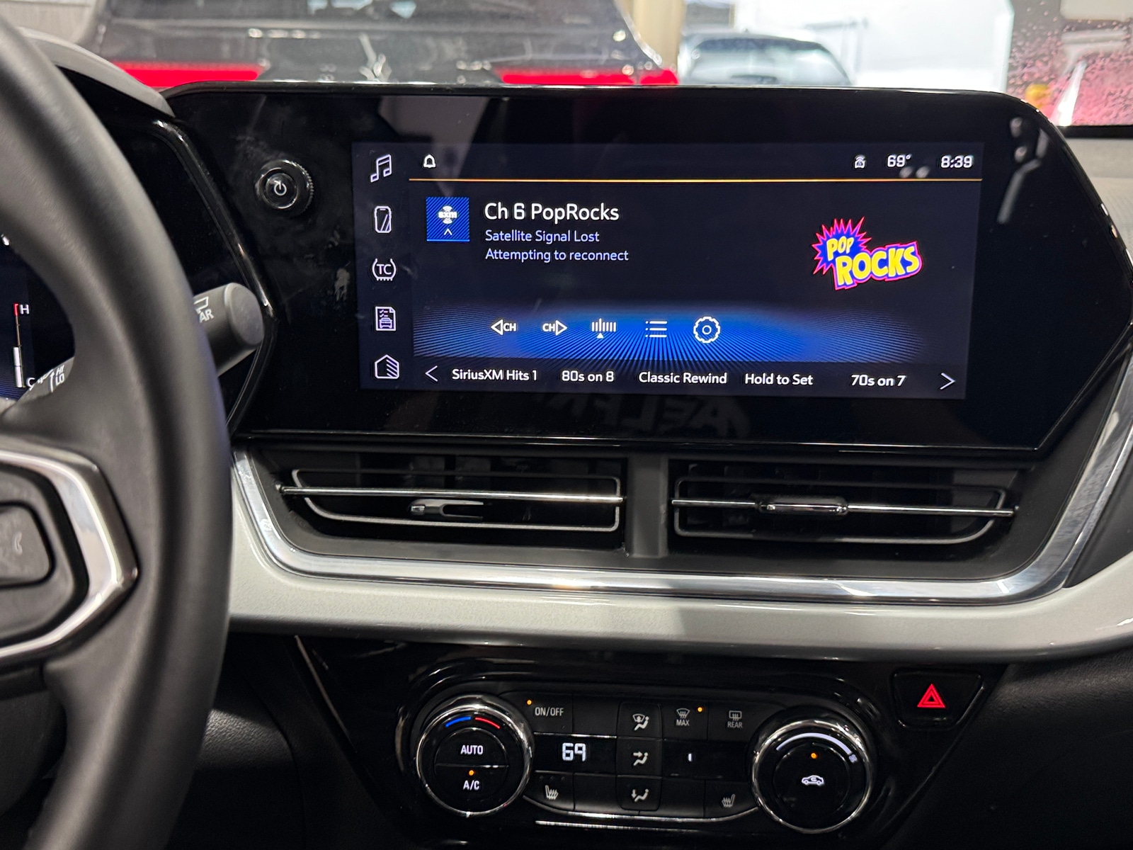 Thumbnail: 2025 Chevrolet Trax - 4