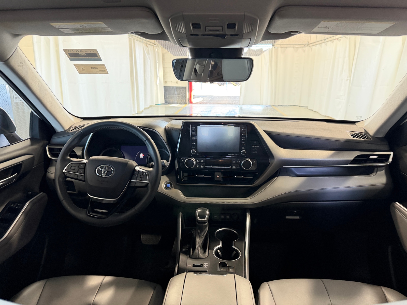 Thumbnail: 2021 Toyota Highlander - 2