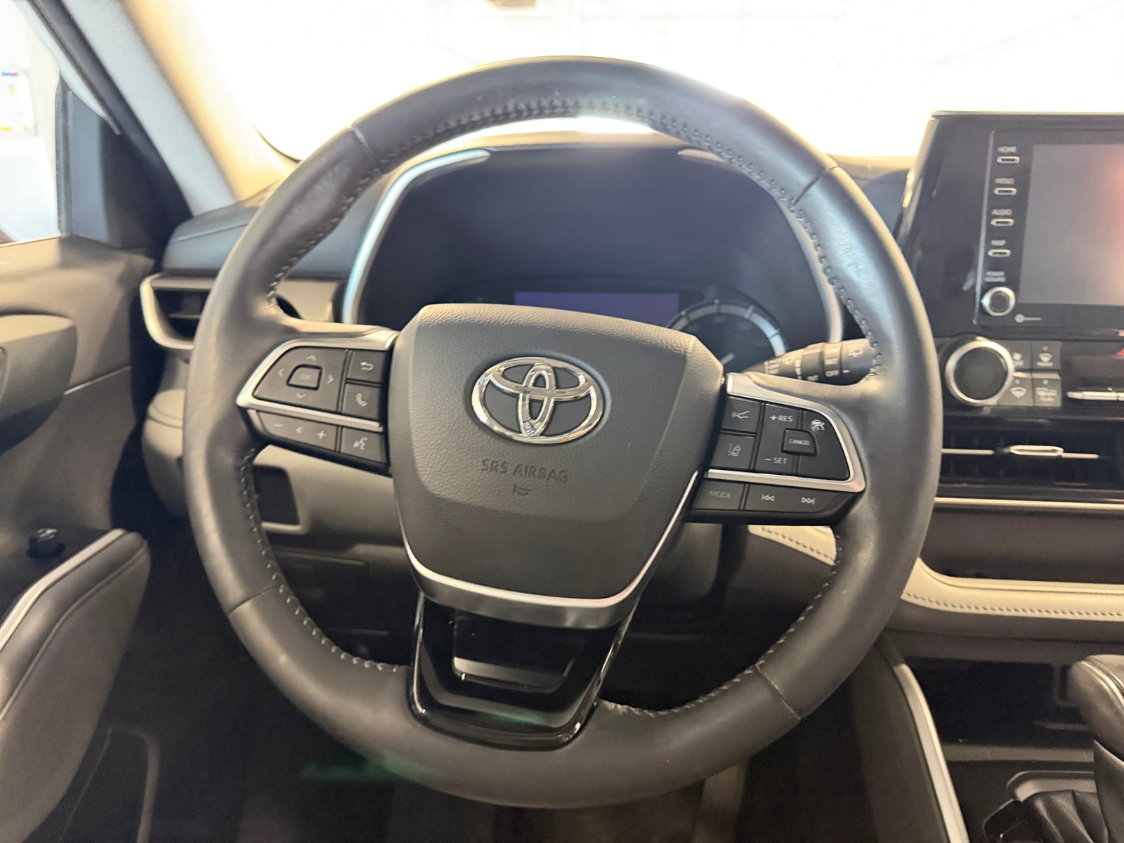 Thumbnail: 2021 Toyota Highlander - 4