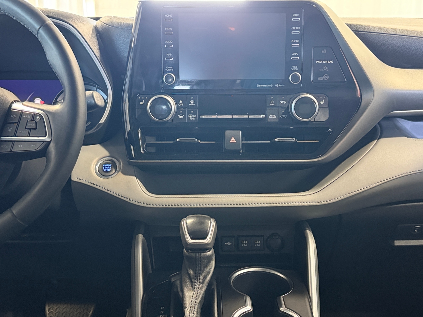Thumbnail: 2021 Toyota Highlander - 3