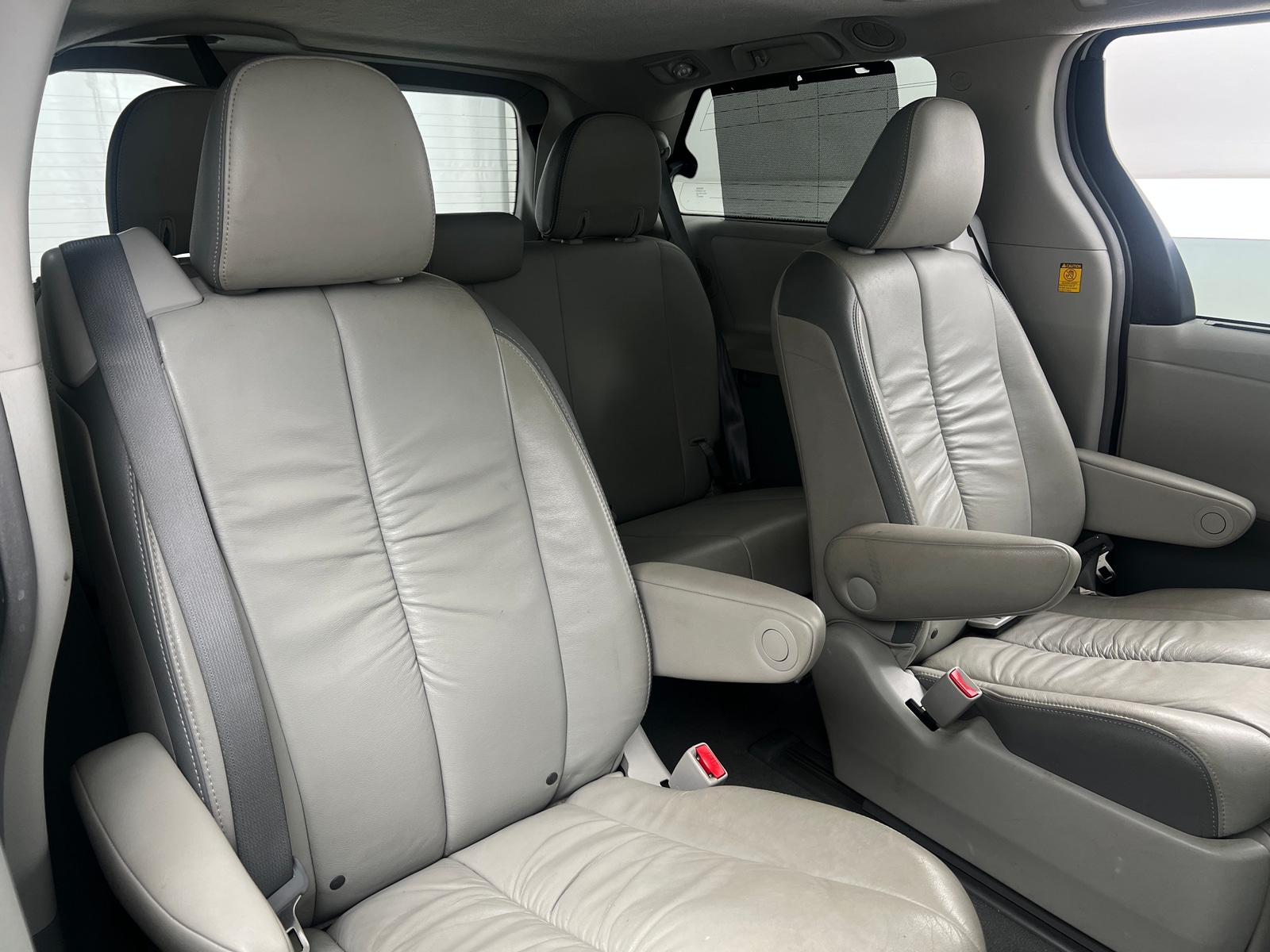 Thumbnail: 2011 Toyota Sienna - 5