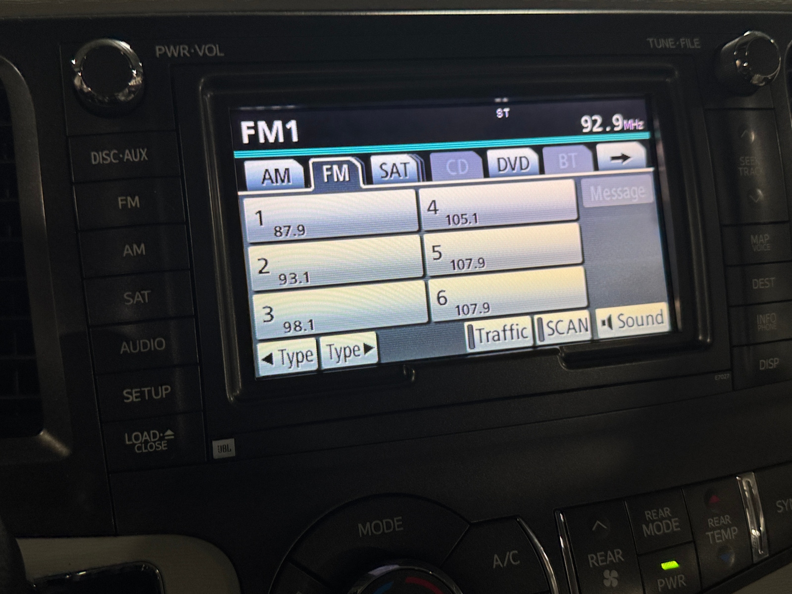 Thumbnail: 2011 Toyota Sienna - 3