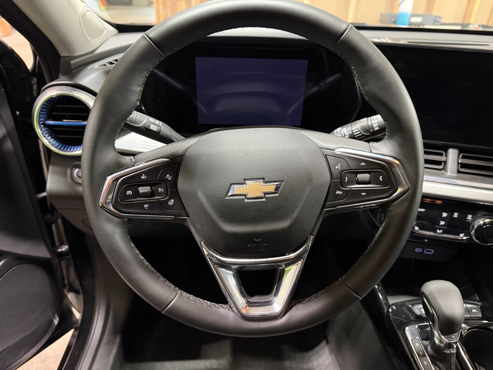 Thumbnail: 2025 Chevrolet Trax - 5