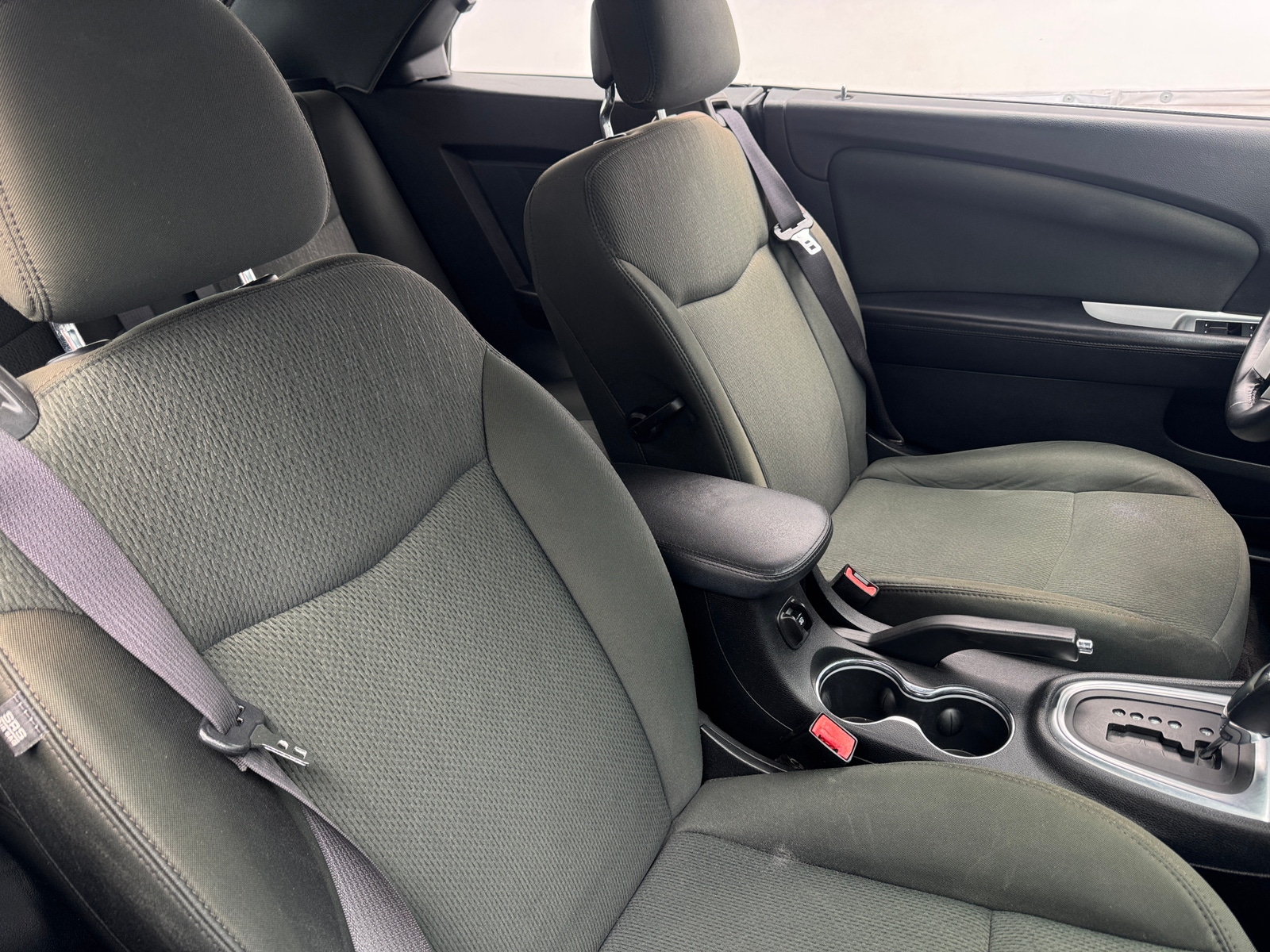 Thumbnail: 2011 Chrysler 200 - 2