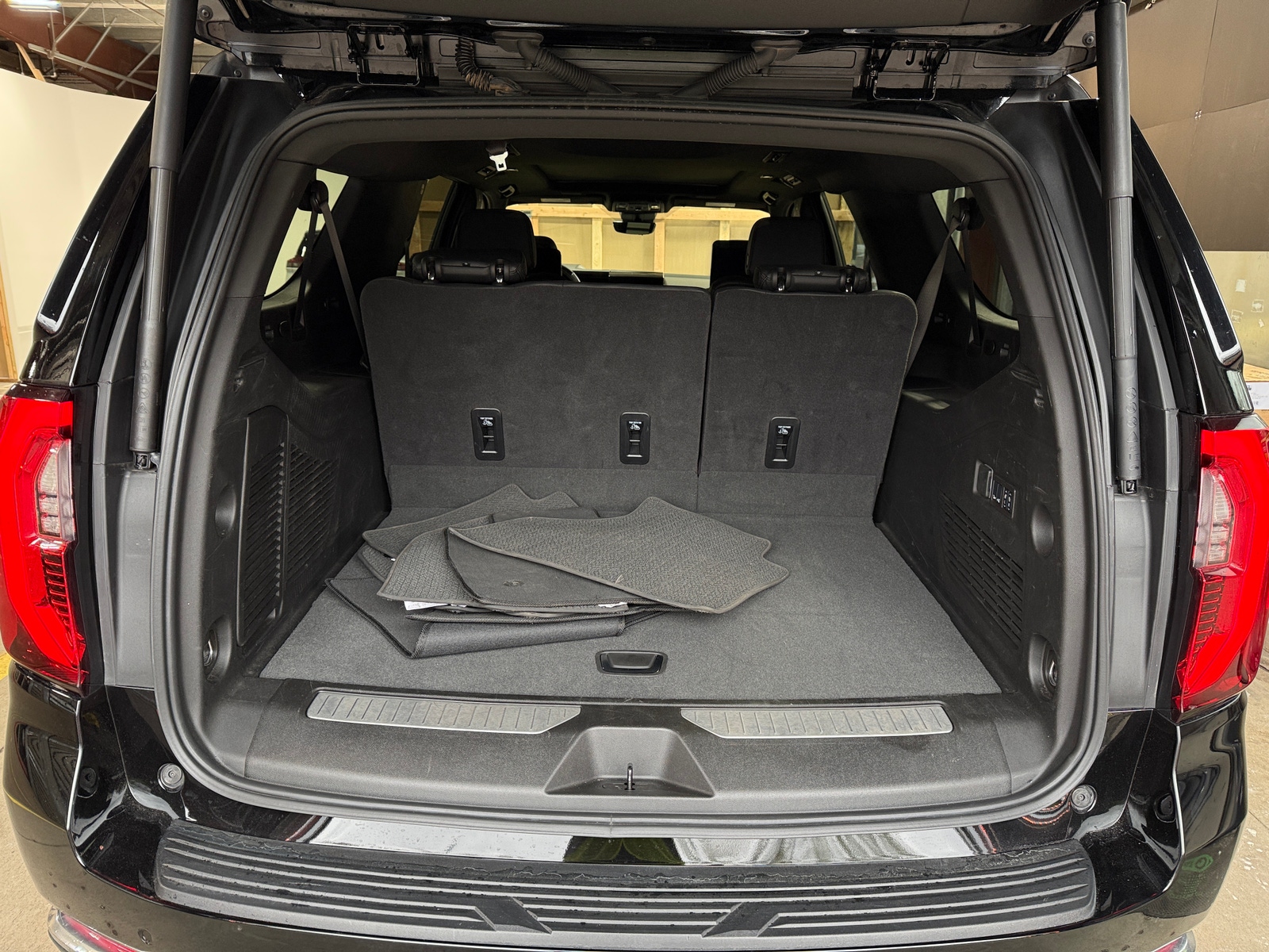 Thumbnail: 2025 GMC Yukon XL - 6