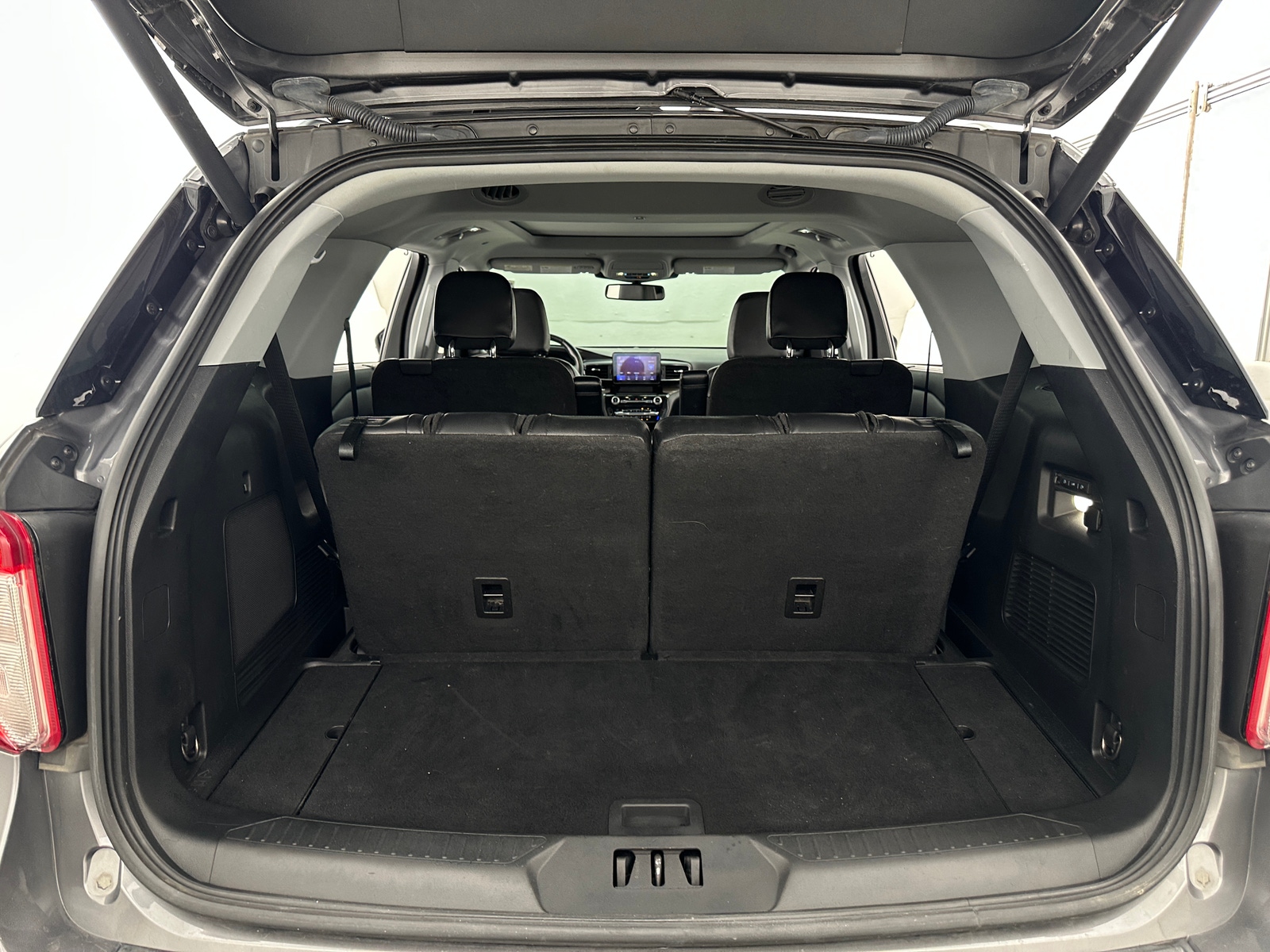 Thumbnail: 2021 Ford Explorer - 6