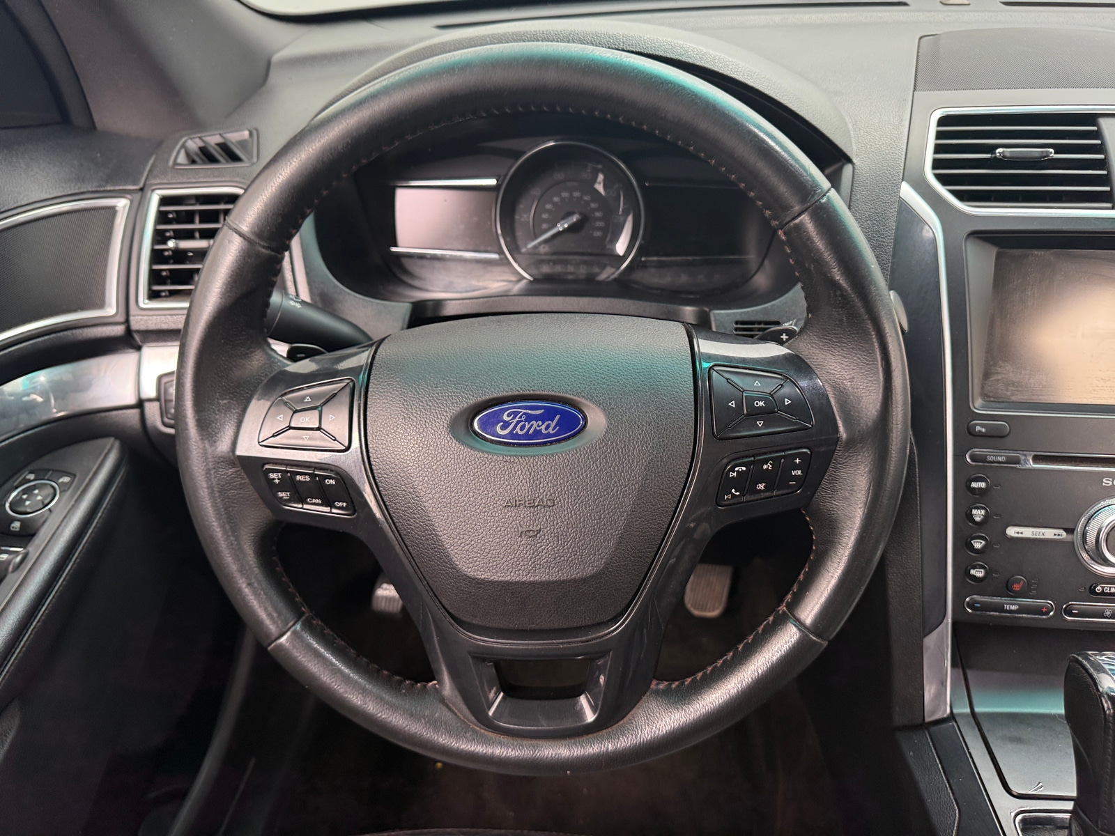 Thumbnail: 2016 Ford Explorer - 4
