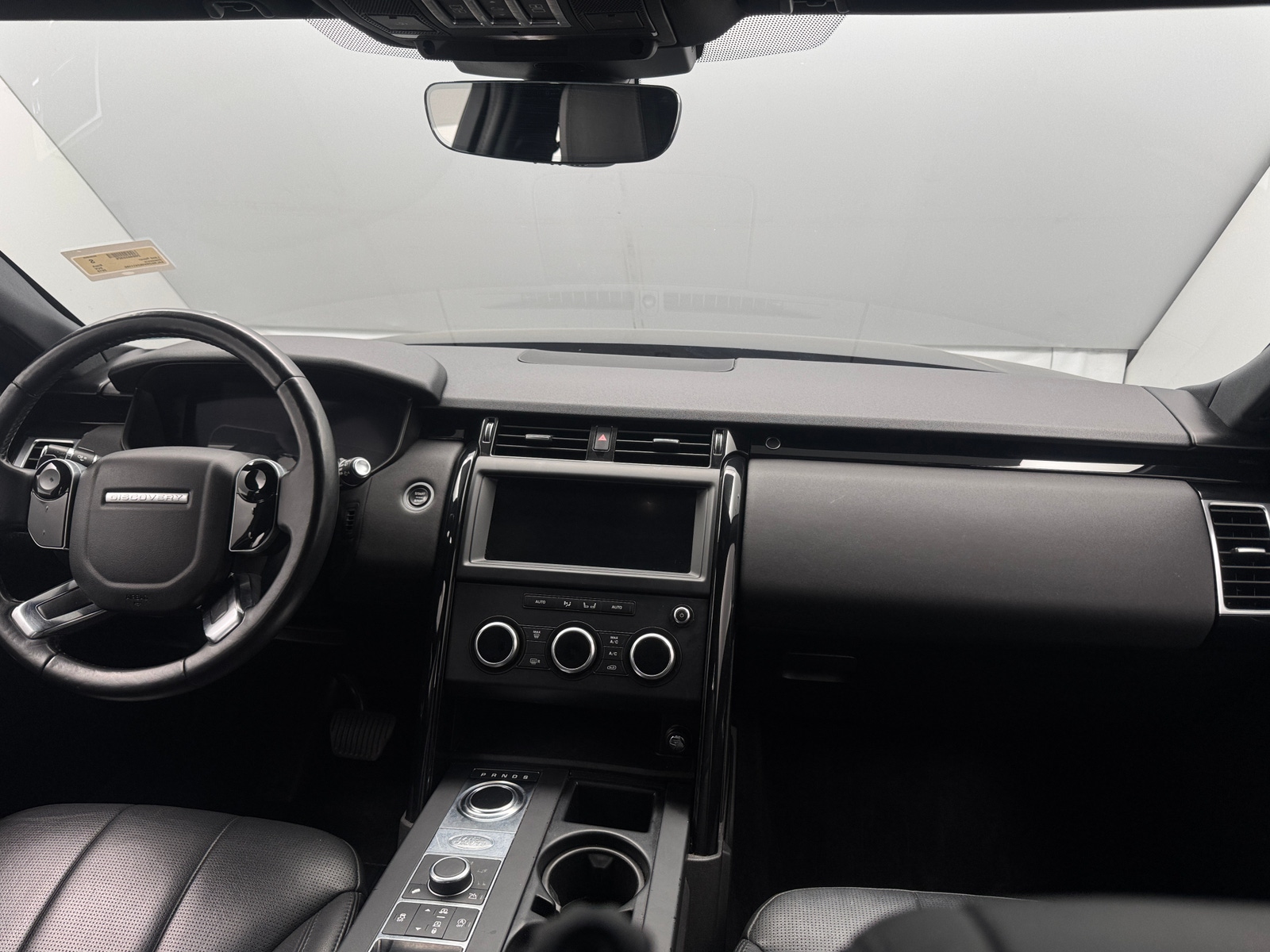 Thumbnail: 2019 Land Rover Discovery - 2