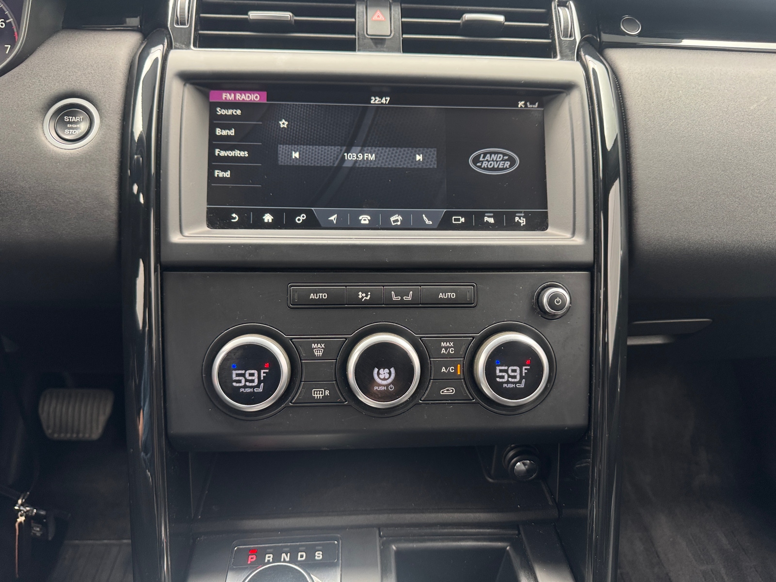 Thumbnail: 2019 Land Rover Discovery - 3