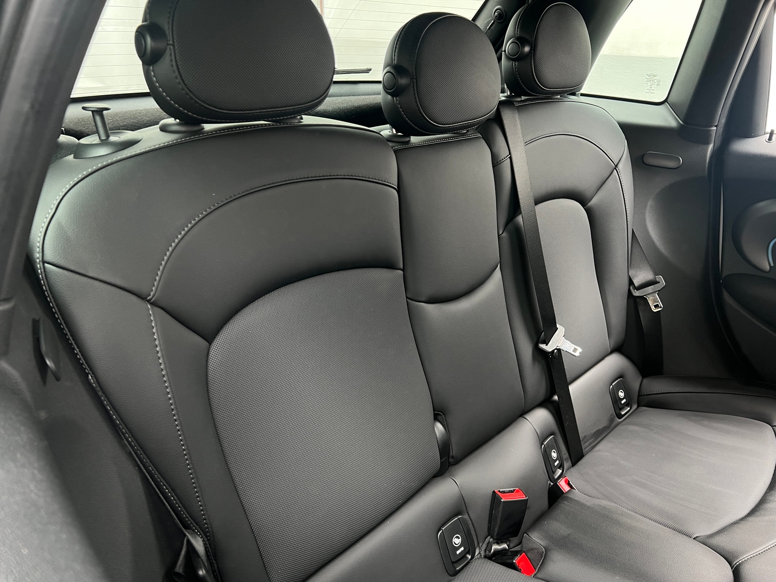 Thumbnail: 2022 MINI Cooper Hardtop - 5